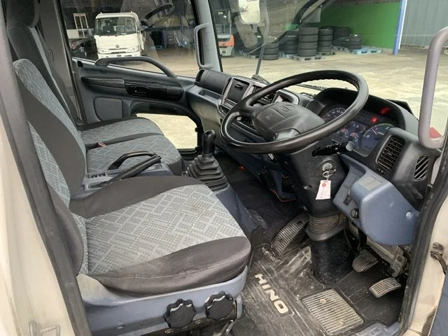 377809 2006 HINO RANGER TRUCK 3.jpg