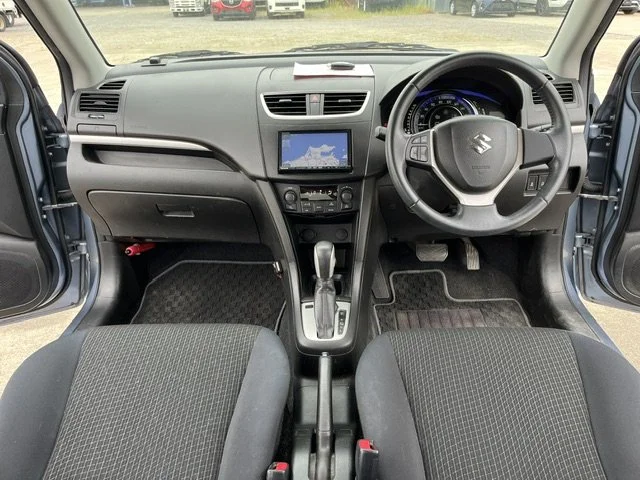 392322 2013 SUZUKI SWIFT HATCBACK 3.jpg