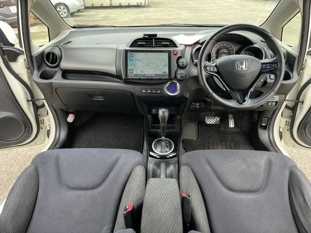 394468 2013 HONDA FIT HYBRID HATCHBACK 3.jpg