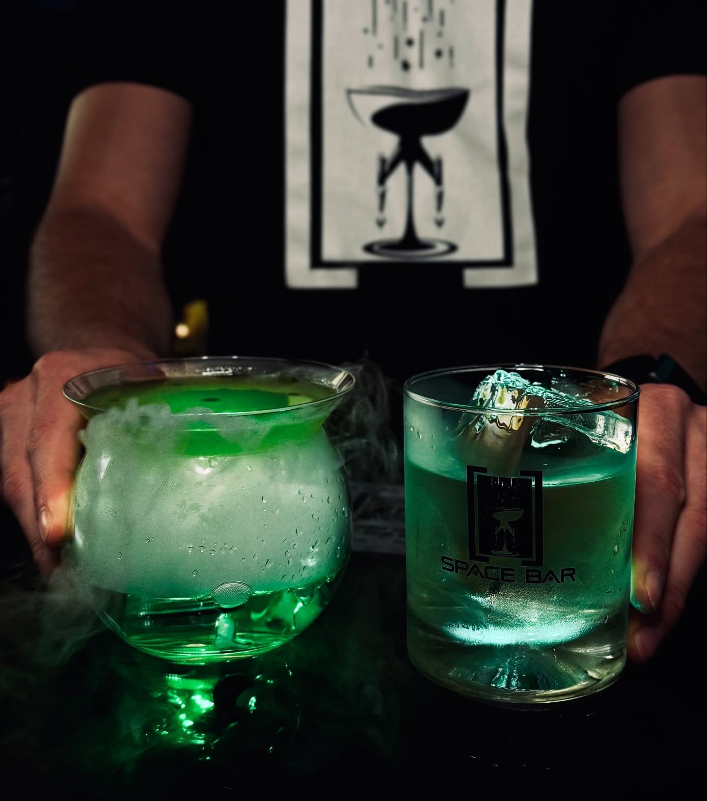 SUMMER SOLSTICE ON S.S. OASIS

Tomorrow night, we drift into the longest light&mdash;low-lit, high-vibe, and fully locked into the frequency. 8PM- 12AM no cover, just movement.

The Tartooine Sour and  Fifth Ele-Mint return for one night only from de