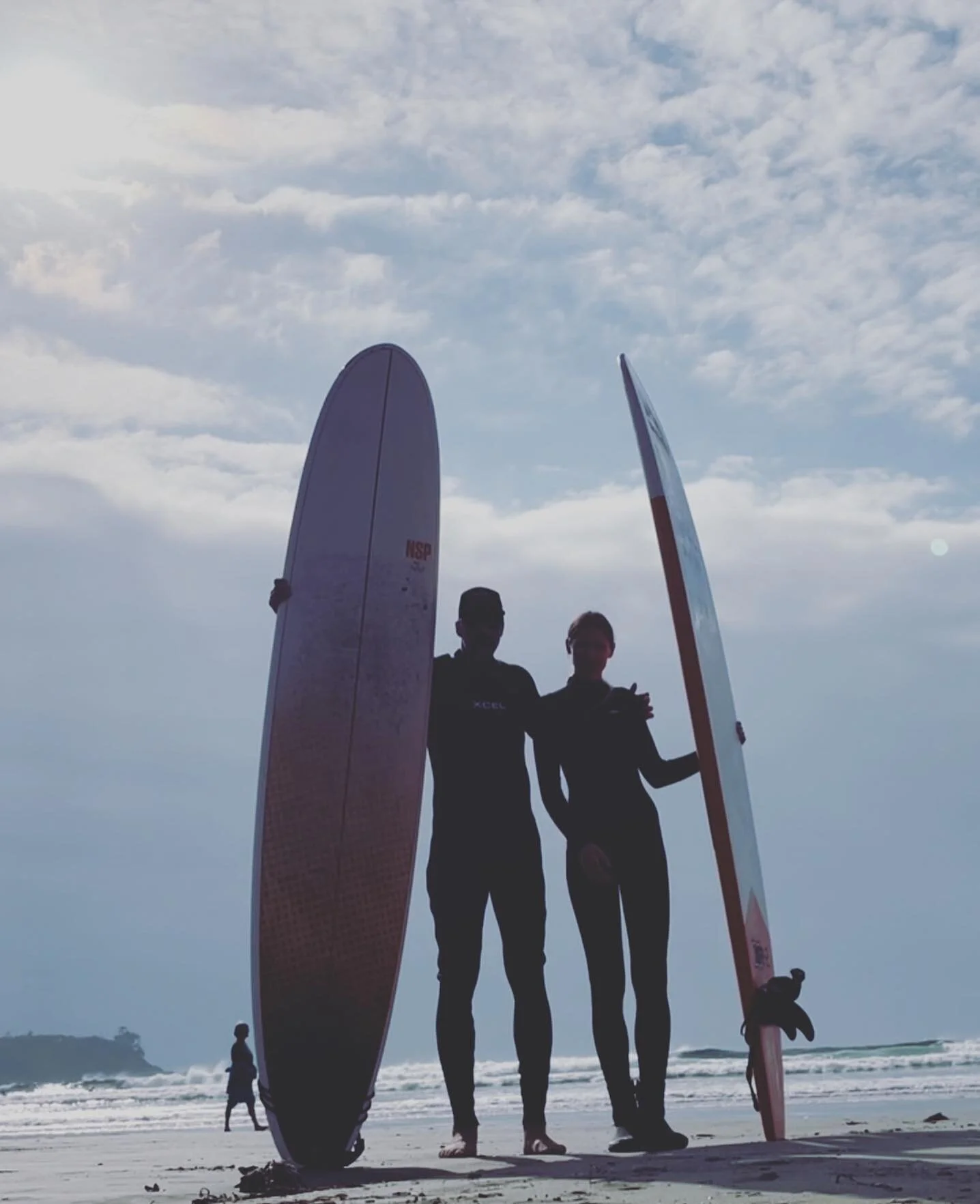 🏄&zwj;♀️silhouette
.
.
.
.
.
.
#tofinobc #tofinotravel #tofino #tofinocamping #tofinosurf #explorebc #bcisbeautiful #sober #soberliving #soberlife #soberlifestyle #AA #alcoholicsanonymous #alcoholic #lovelife #spiritual #freespirit #vanlife #vanlife