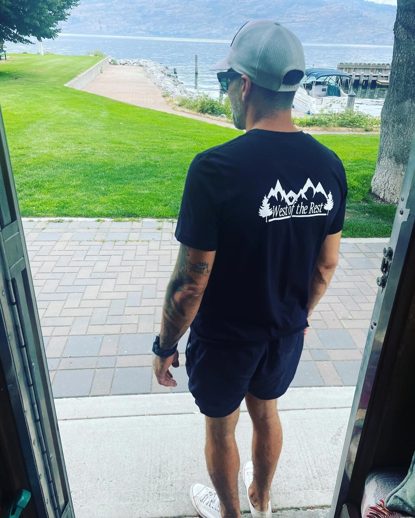 Theres no going back this time, its time to move on
just leave it all behind and look forward to a beautiful dawn
WEST OF THE REST ..
- Emilio 

.
. 
#gallagherlake #vanlife #explorebc #oliver #sober #sobercouple #soberliving #soberadventures #aa #al