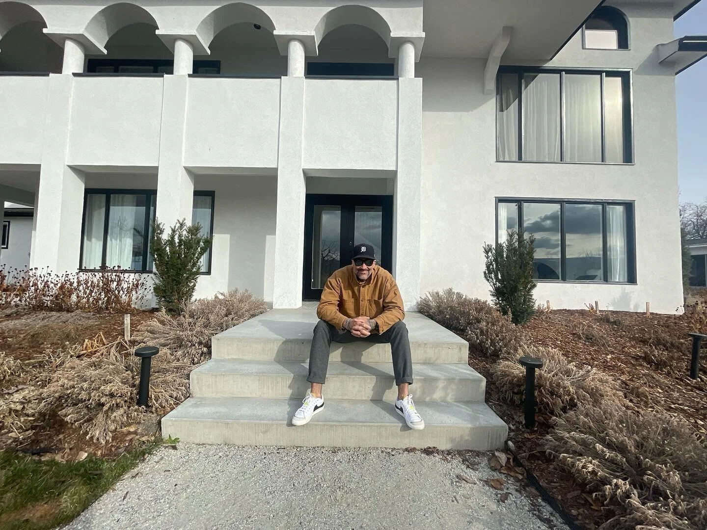 🕶exploring days are the best days.
.
.
.
.
.
.
.
.
#sober #soberliving #interventions #sobercoach #recoverycoach #interventions #naramata #britishcolumbia #interventionist #interventionscanada #aa #na #recovery