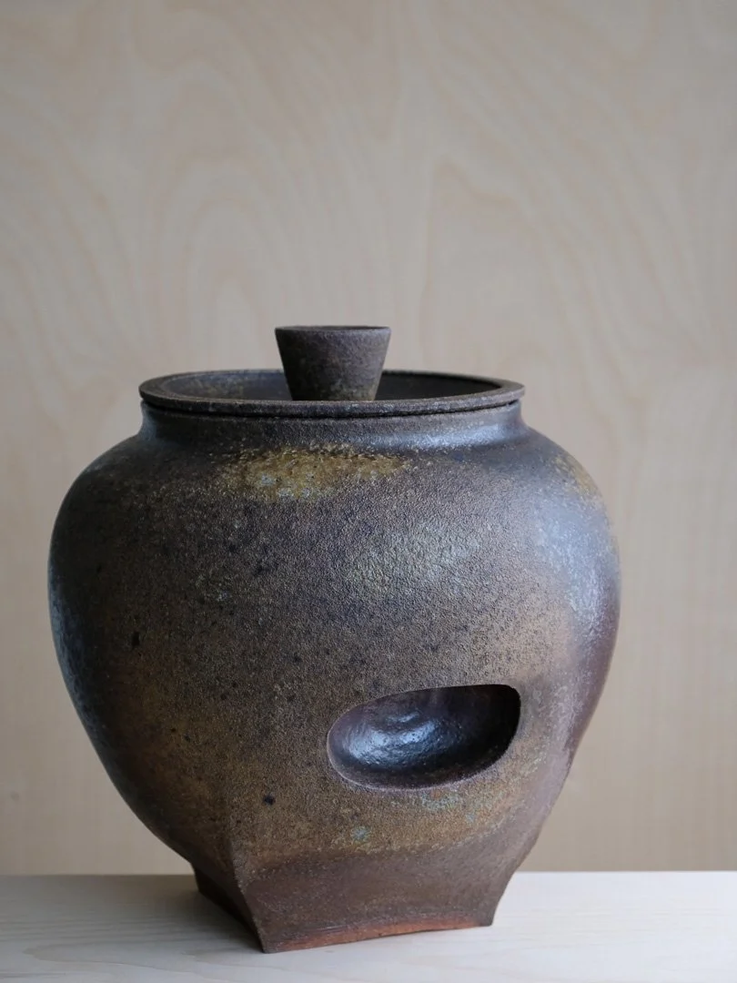 Rice Jar
11 × 10 × 10 in
$2500