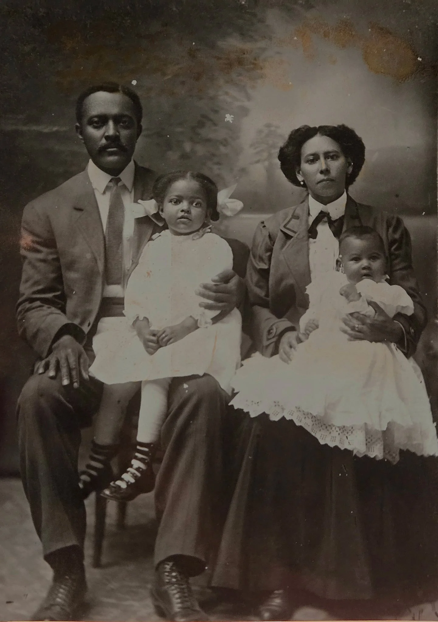 Rhiannon Evans MacFadyen, family photo of great grandparents.
