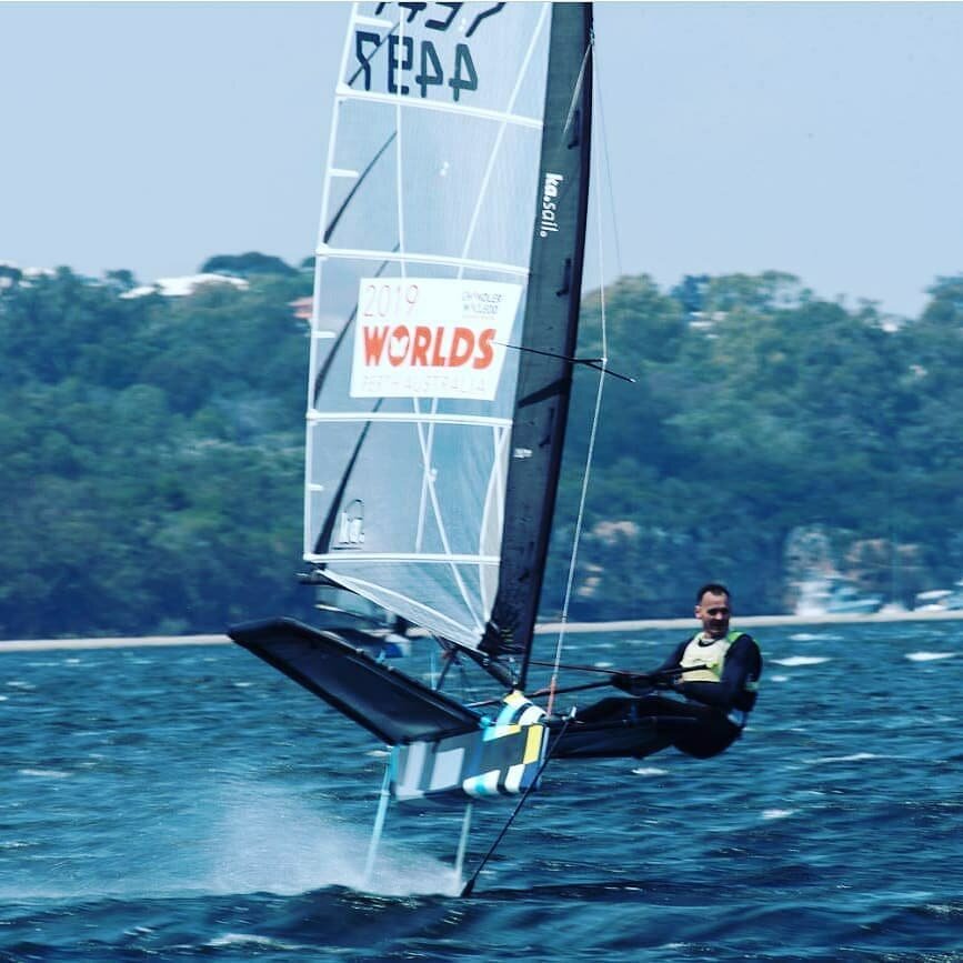 @composite_components Racing around in 20 knots of wind with the new 2.41 horizontal foil.
So good to be involved a hydrofoil build that works as good in 6 knots as it does in 20 !
#mach2moth #mothsailing #compositecomponents #moth #sailing #internat