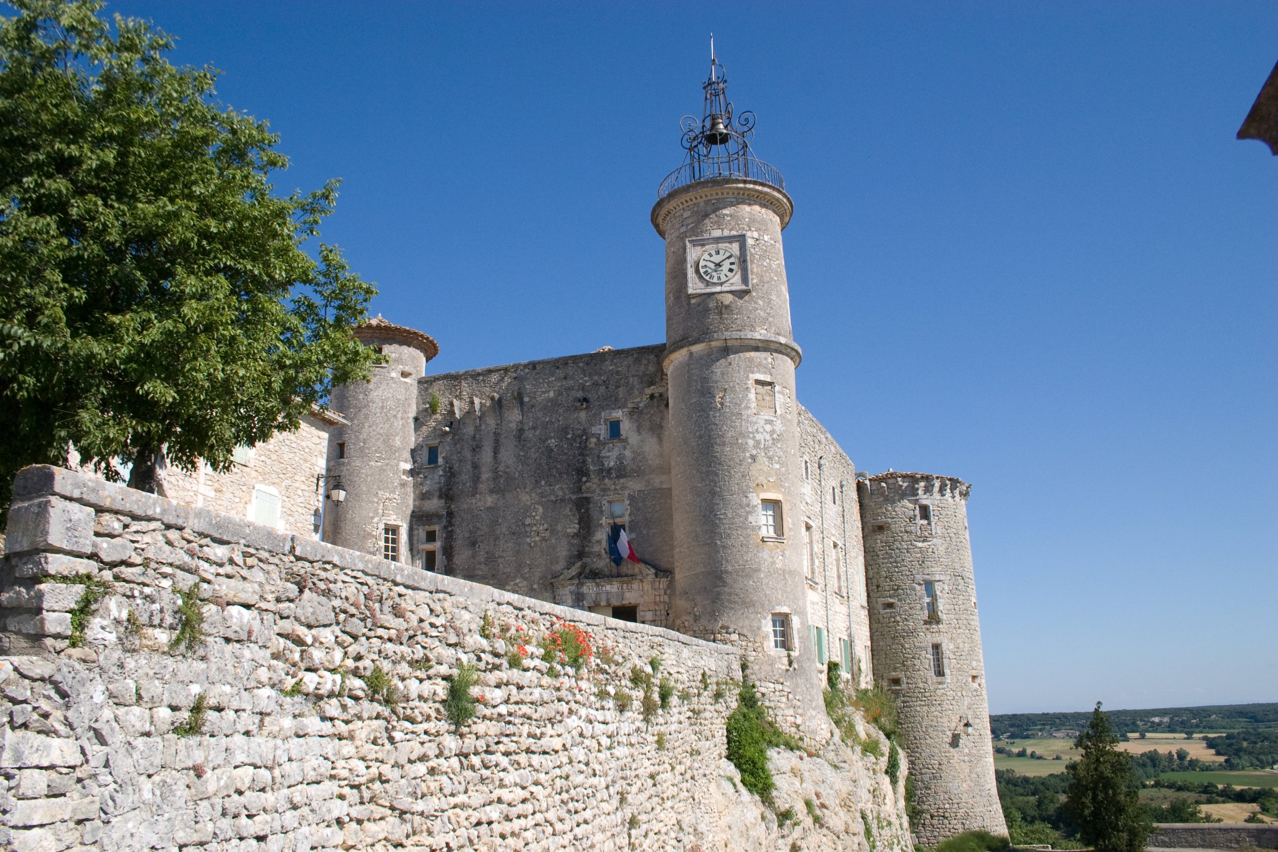 Lussan - Brian Smithson - Flickr.jpg