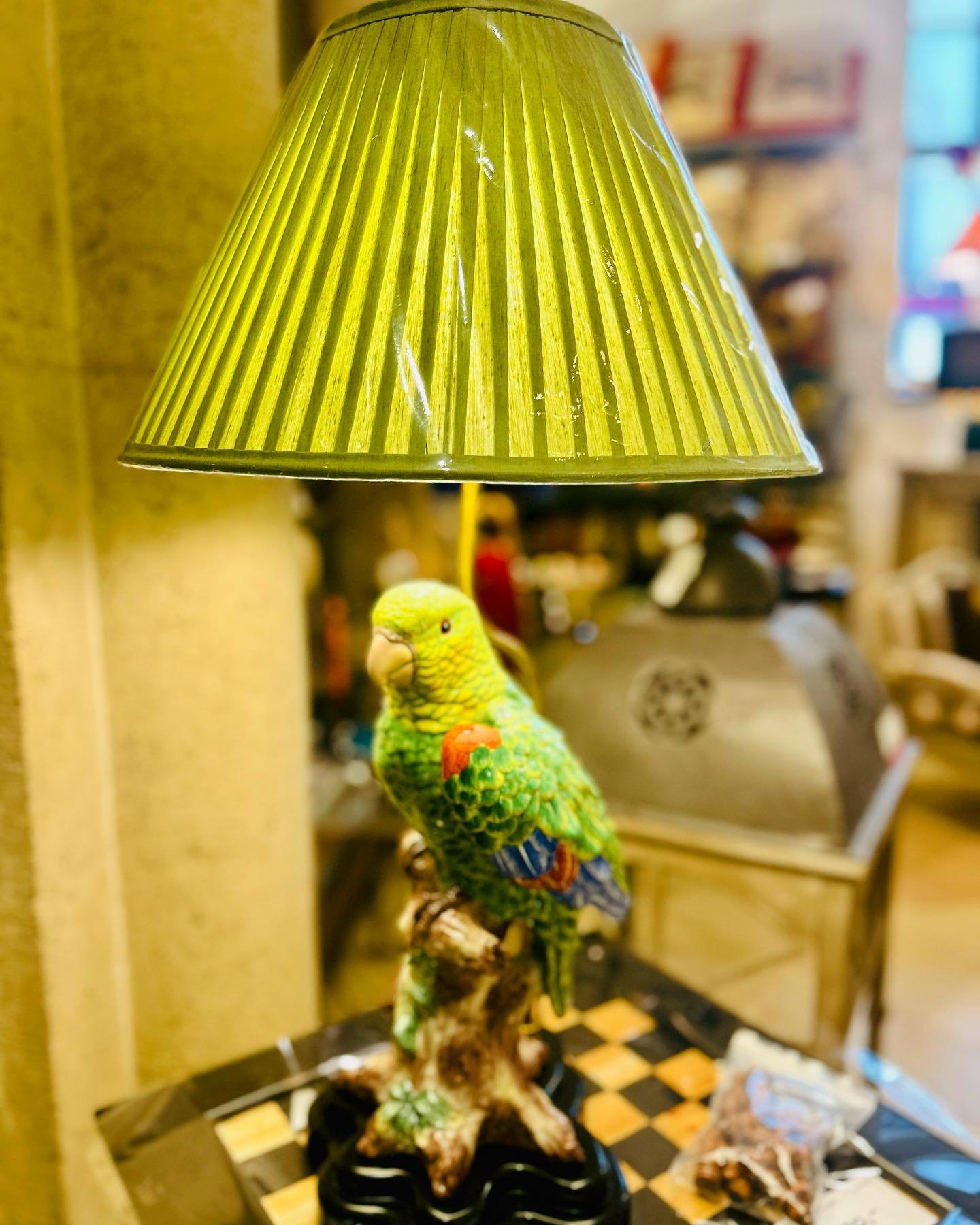 Illuminate your space with our extraordinary lamps! From majestic parrots to elegant rhinos - at Palais Interiors, we offer unique lighting that will make your interior shine. Let your decor dreams take flight! ✨ #PalaisInteriors #UniqueLighting #Dec