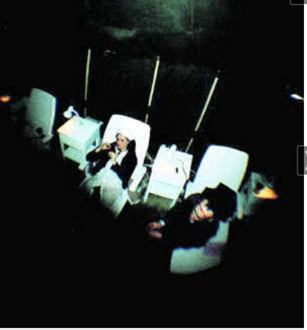 Frú Emilía / 100 ára hús