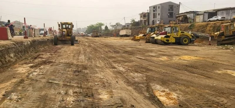 Pourquoi le Cameroun peine-t-il à livrer ses chantiers d’infrastructures ?