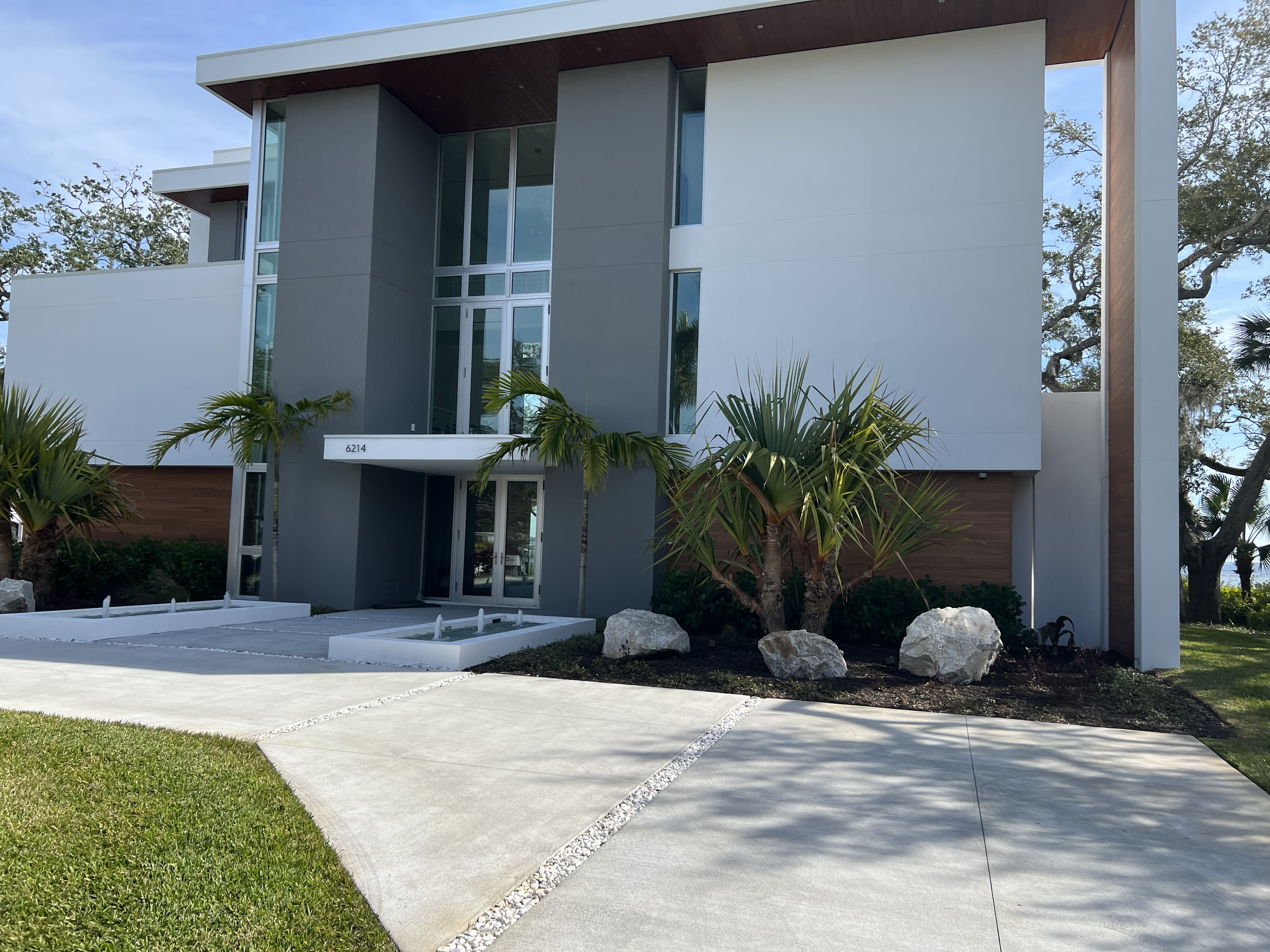 luxury-home-modern.png