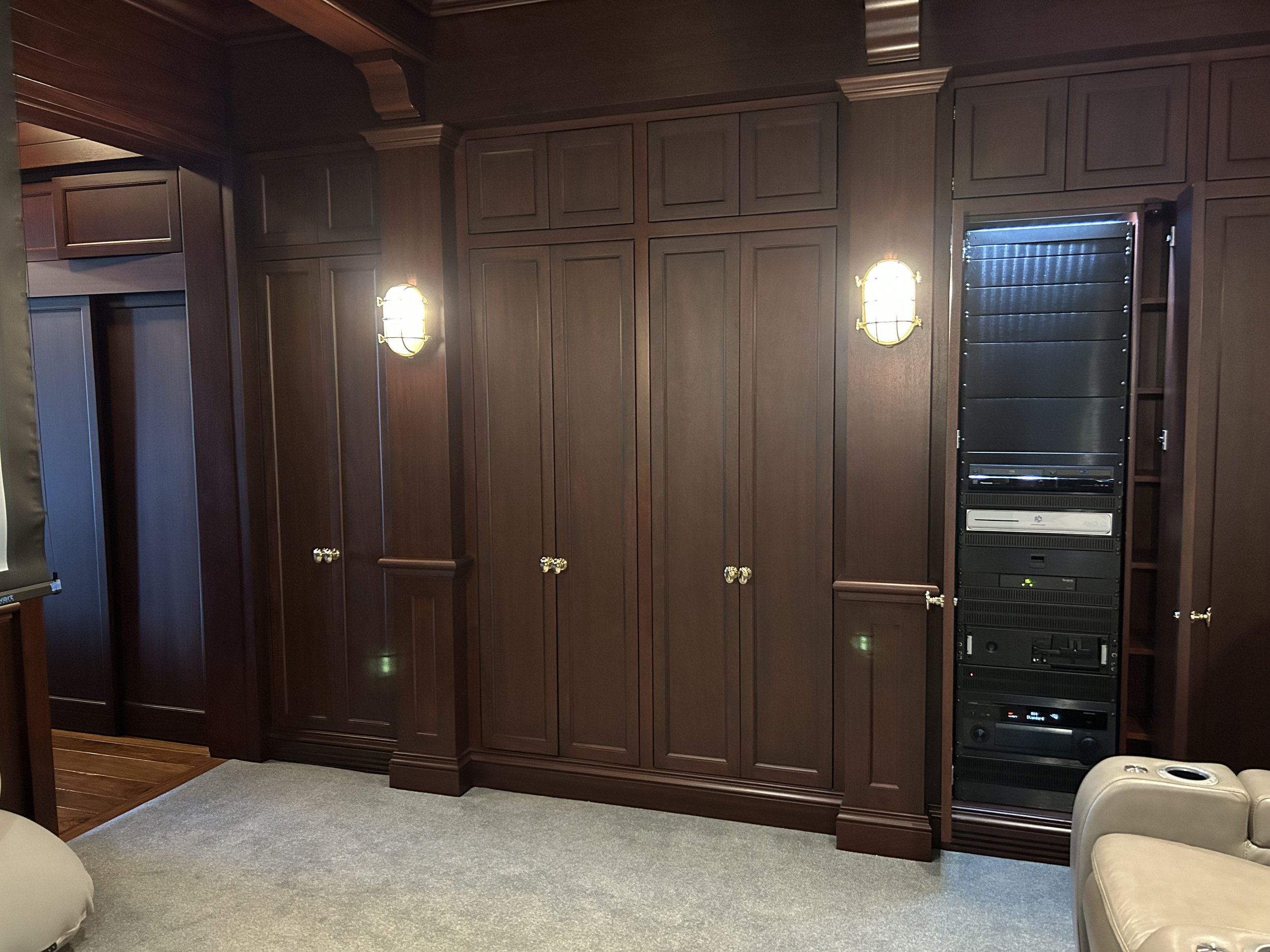equipment-rack-cabinet-theater.png