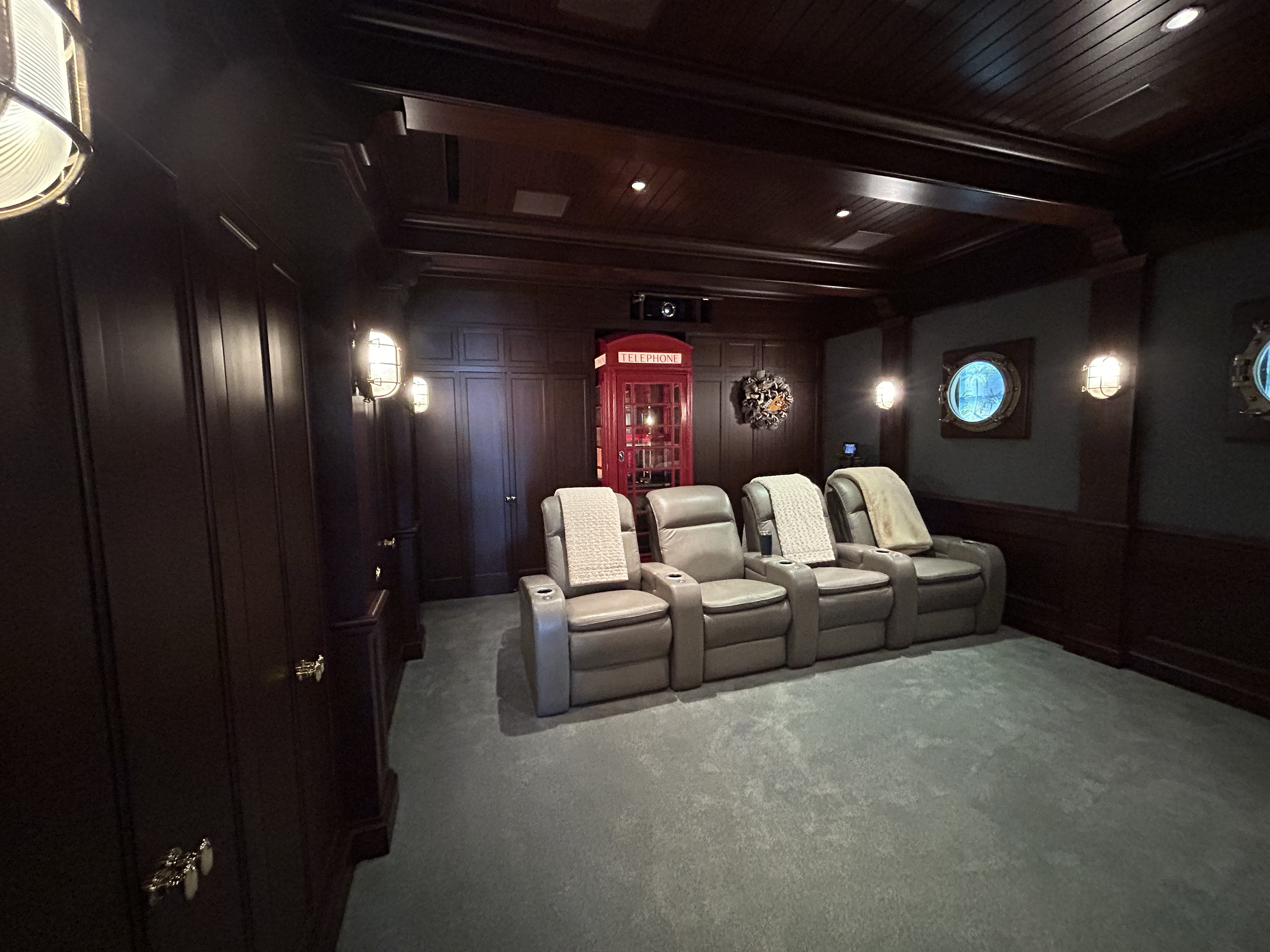 theater-with-hidden-projector.png