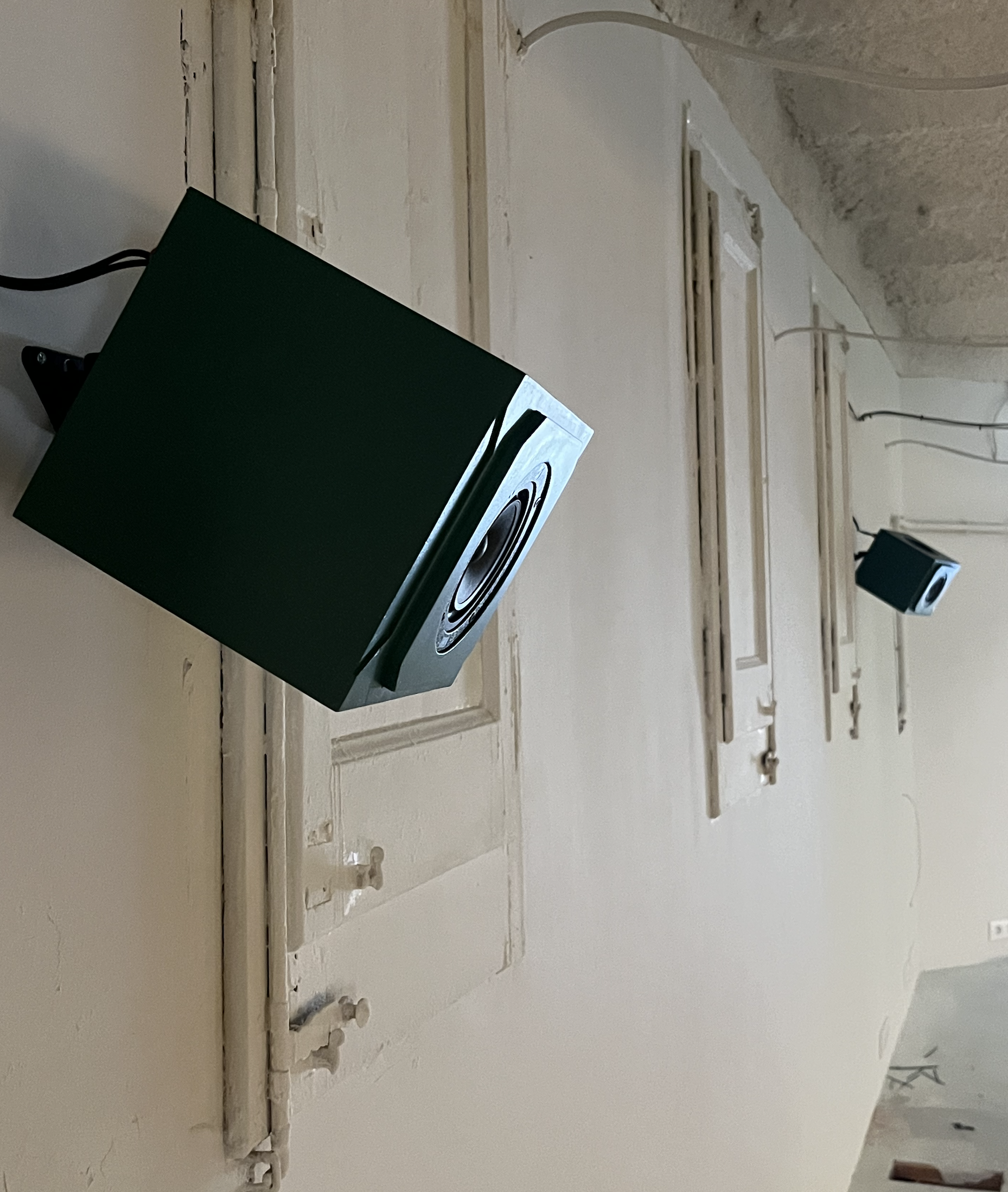 Close-up view of Aurafect Mini-Box-Y at LaBaldosa Barcelona