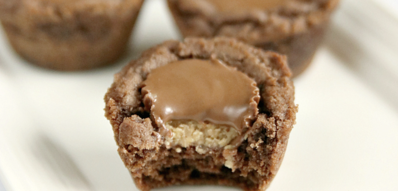 REESE’S CHOCOLATE COOKIE CUPS