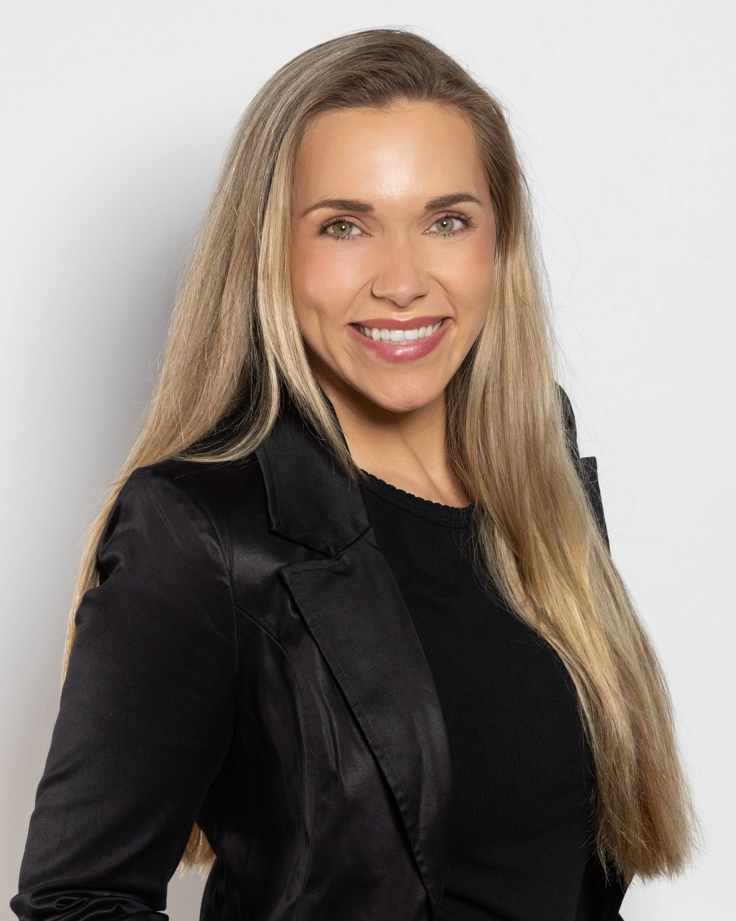 WELCOME, CHELLE!

Michelle (Chelle) Corbin is a board-certified Advanced Practice Nurse Practitioner with 17 years of experience in healthcare. She earned her bachelor&rsquo;s degrees in Biological Sciences and Nursing, and her Master&rsquo;s in Adva
