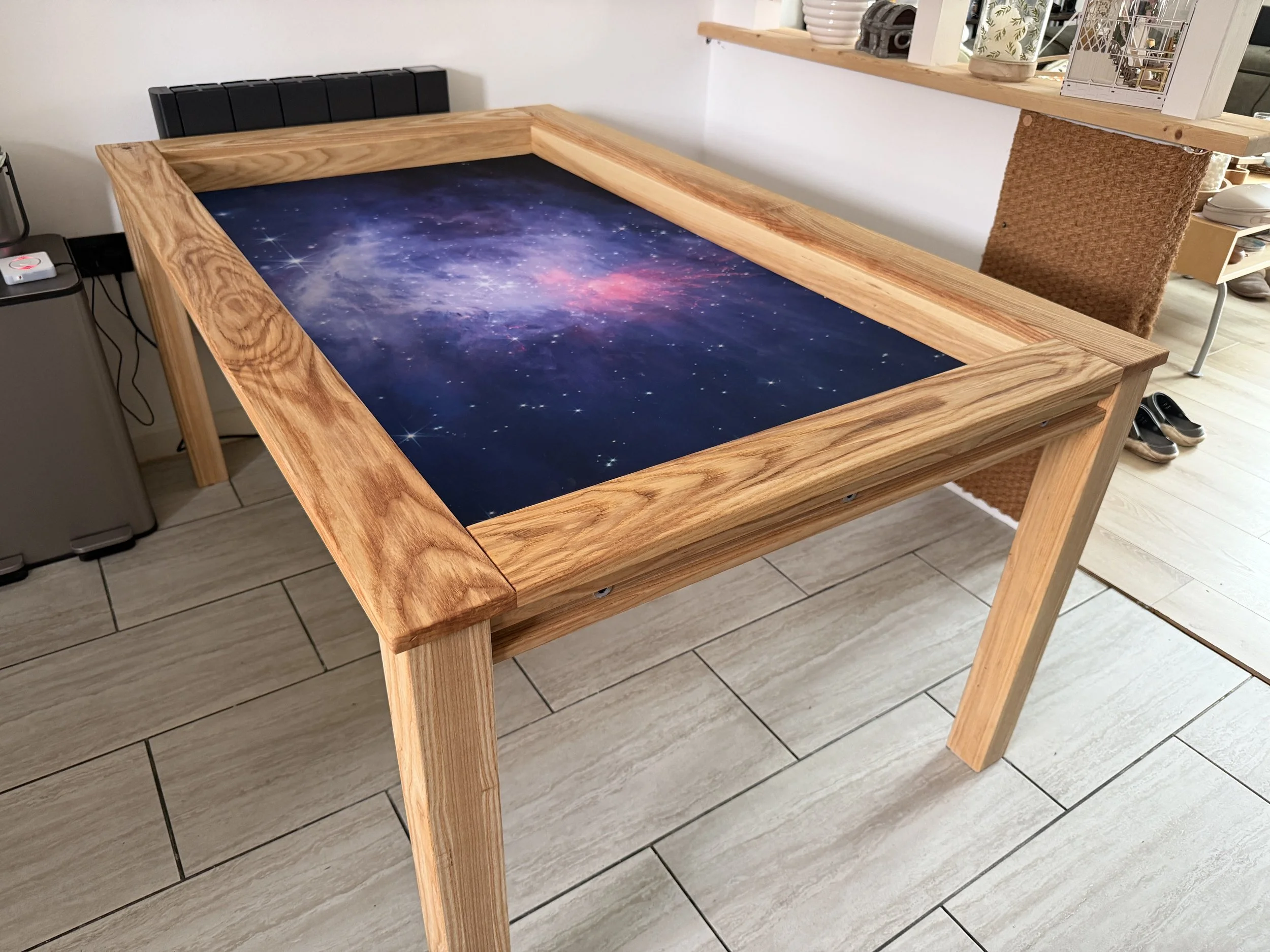 Meeplewood is a UK-based woodworking company specialising in the creation of high-quality, handcrafted board game table