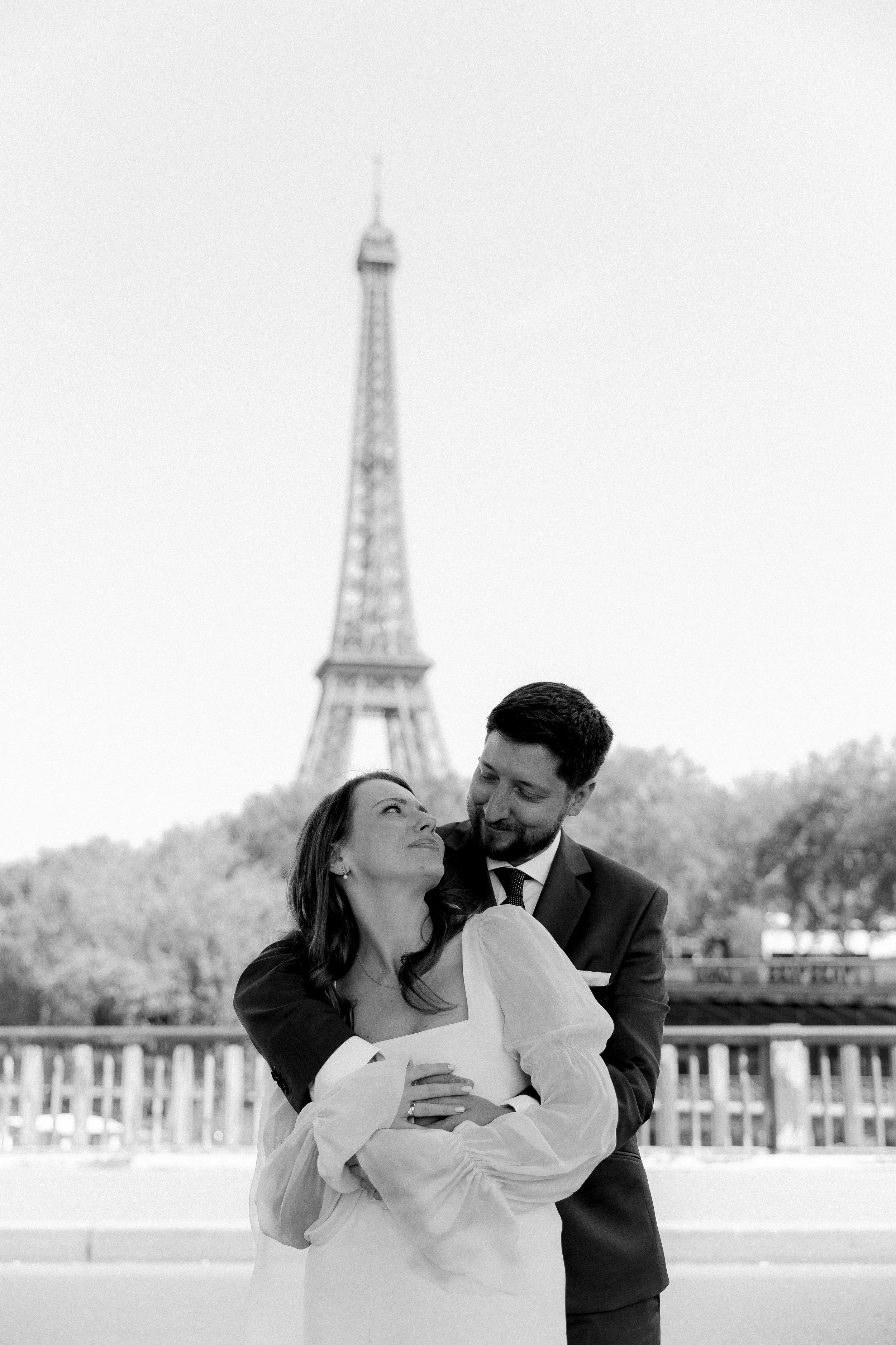 engagement-session-paris-couple