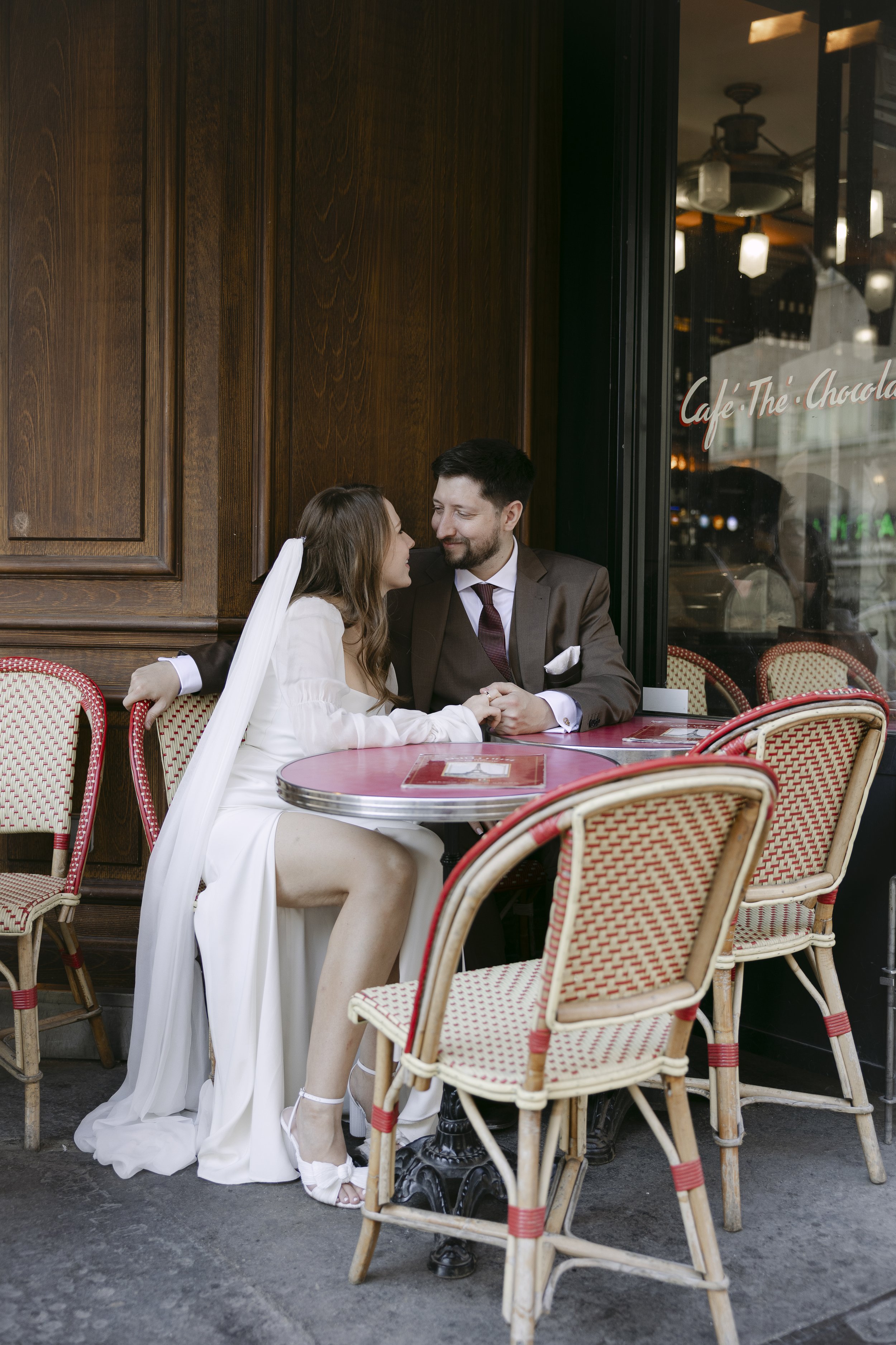 engagement-session-paris-couple