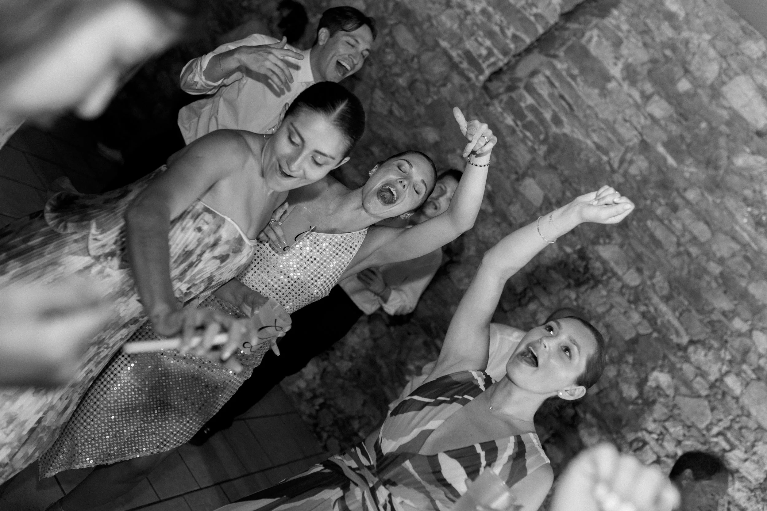 Photographe Mariage Orléans | Madline Vslr – France & International