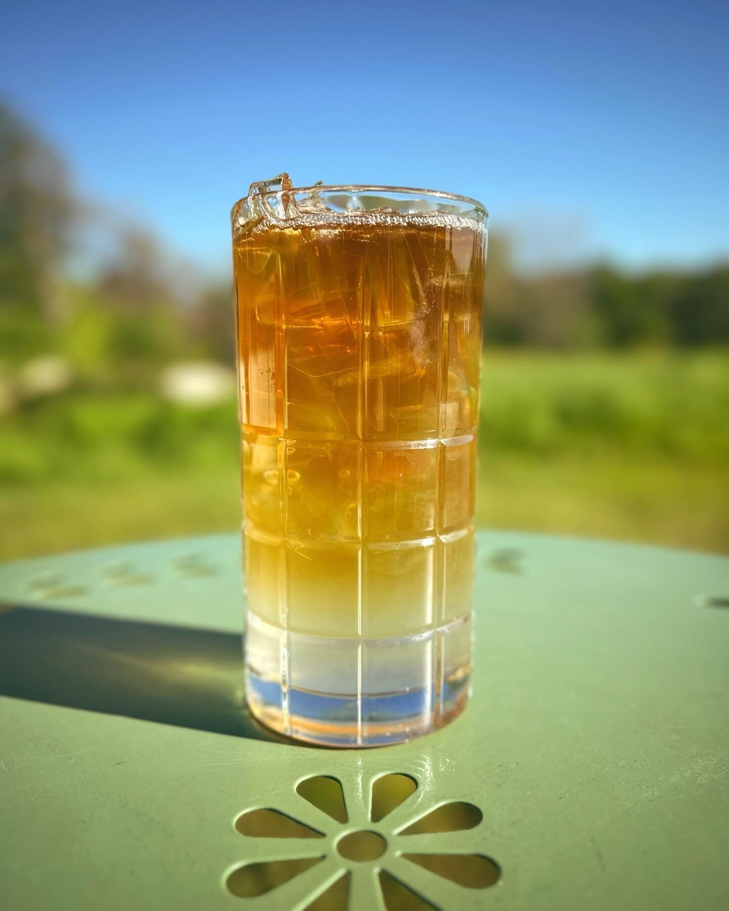 It&rsquo;s not Texas without an Arnold Palmer🍹 Have you tried ours yet? Made with our iced black tea and Texas lemonade. Try one today! 🤩 

Pro tip: it tastes even better with our new spring food items like the Pesto Grilled Cheese 🤤

#texas #arno