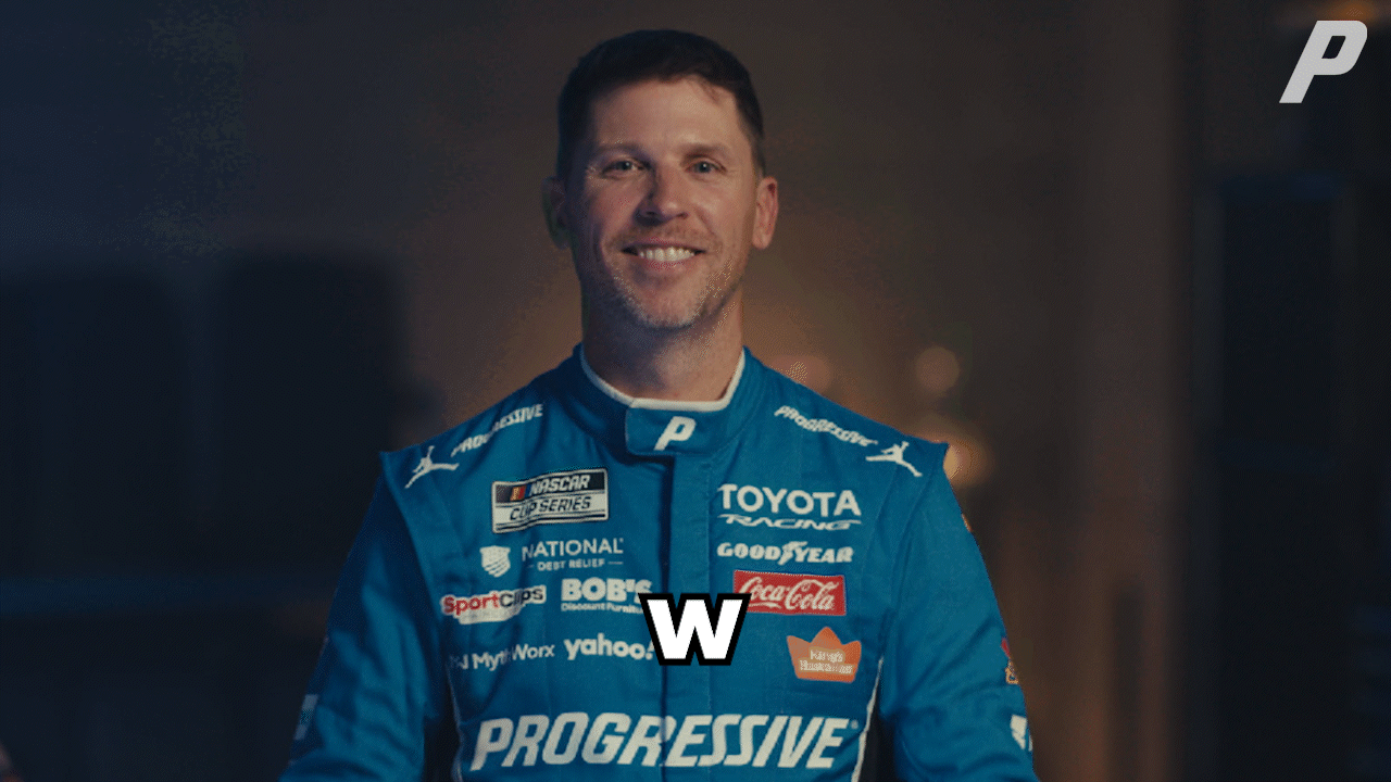 26D30020_DennyHamlin_W.gif