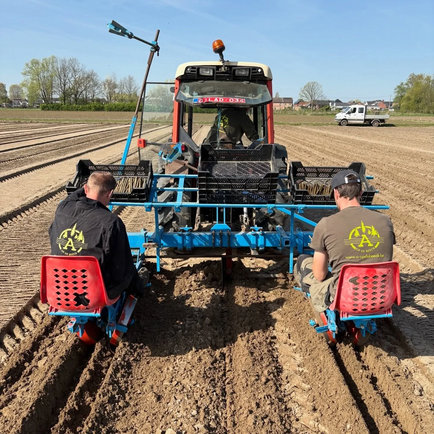 Another great week lining out young plants as well as our poplar cuttings 🌱 Scroll to the end to spot a future lapwing nest 🐦 &mdash; we adjusted our route and left a patch untouched so it can hatch safely. Growing with respect for nature 🌳