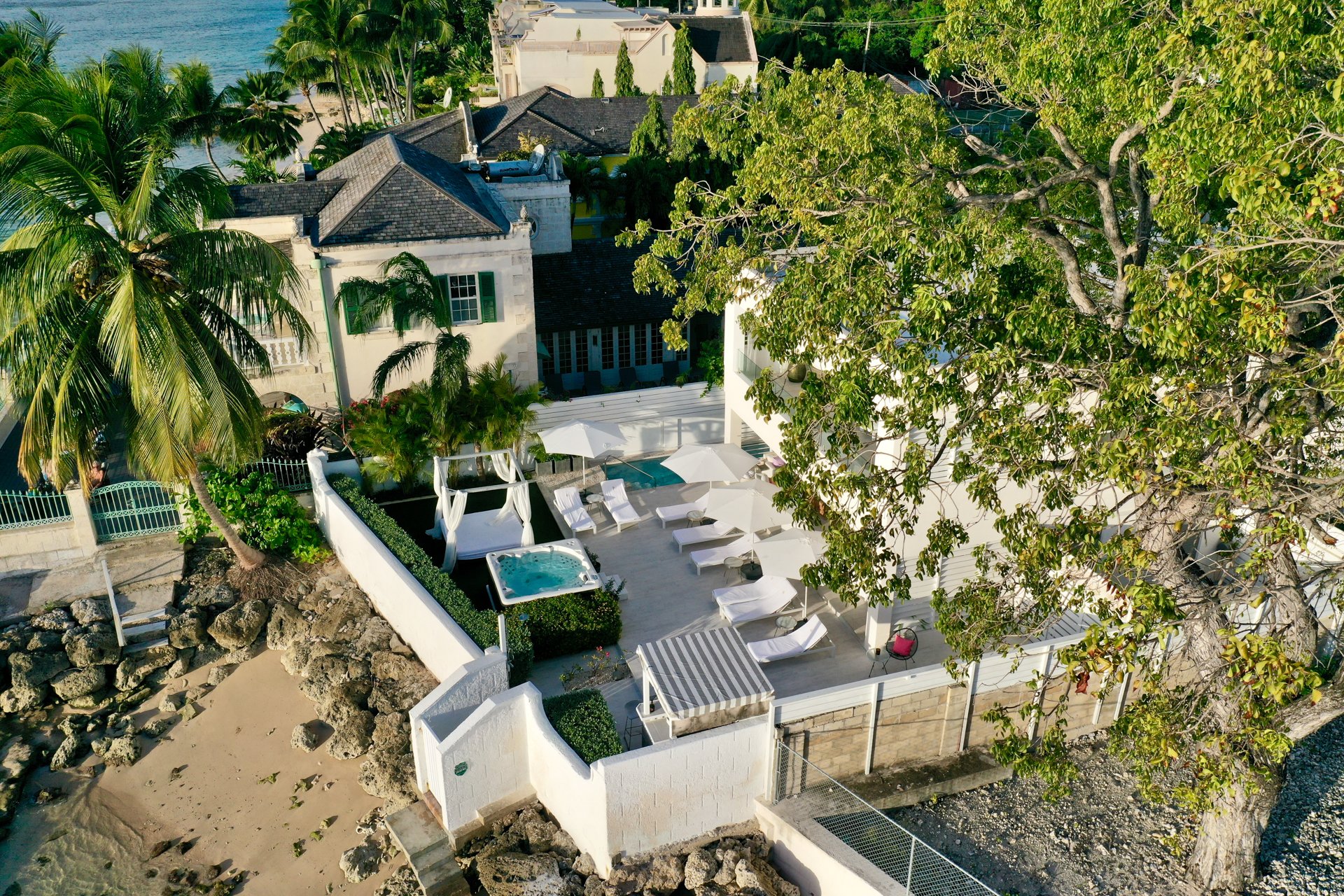 Solaris-Beachfront-Villa-40.jpg
