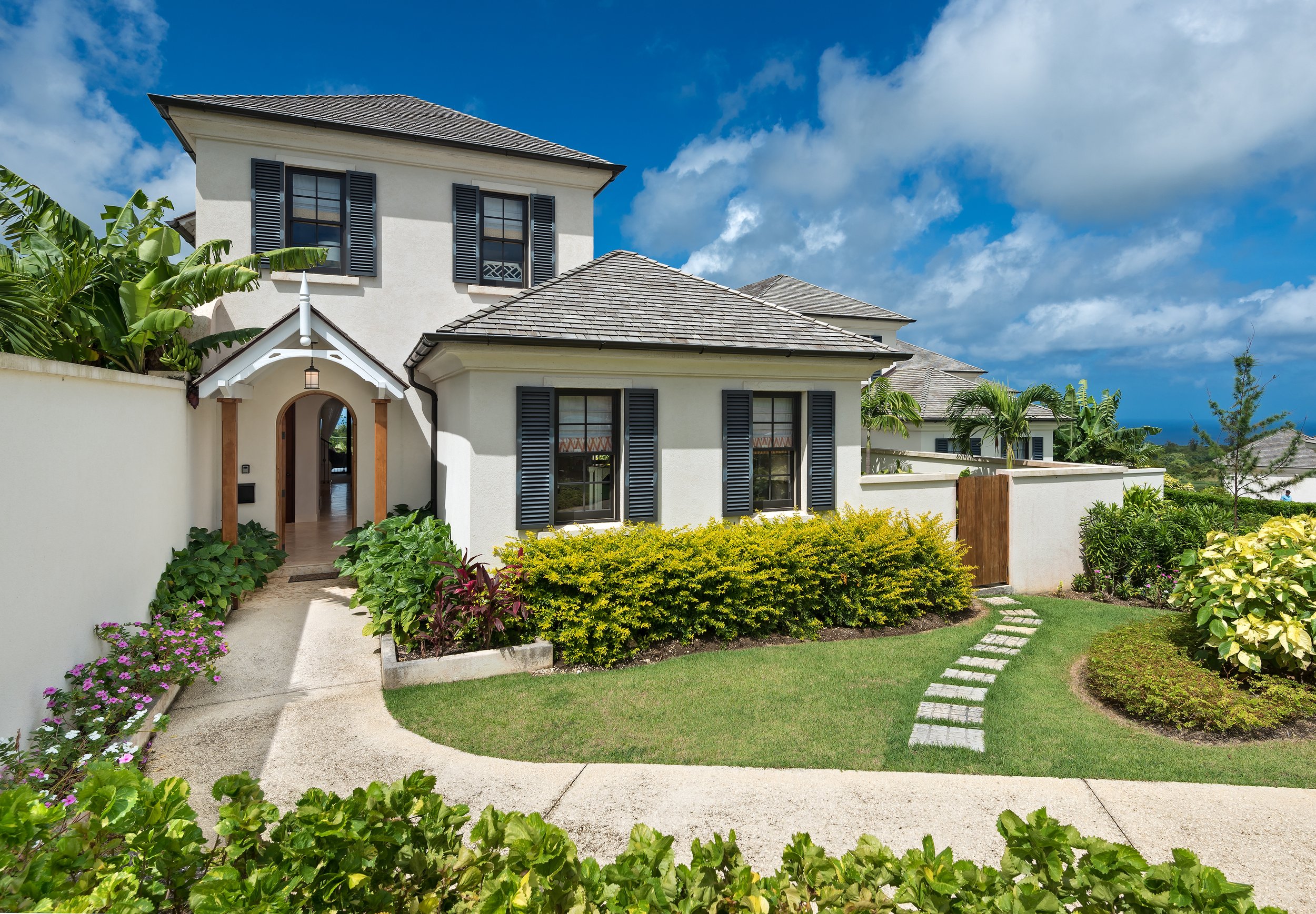 apes_hill_garden_wall_13_aug-2019_front_exterior_1.jpg