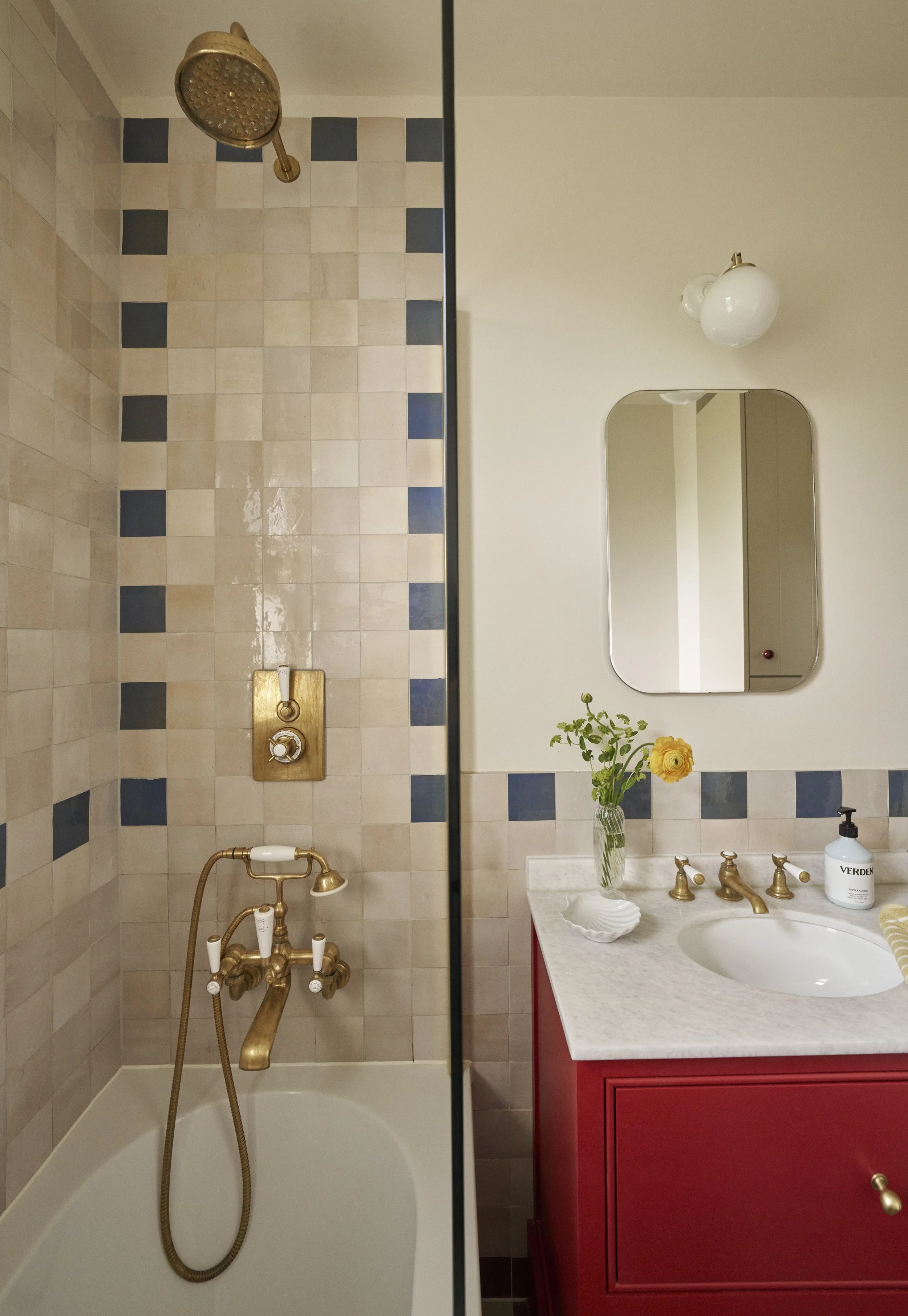 No 20 Warner House - Bathroom
