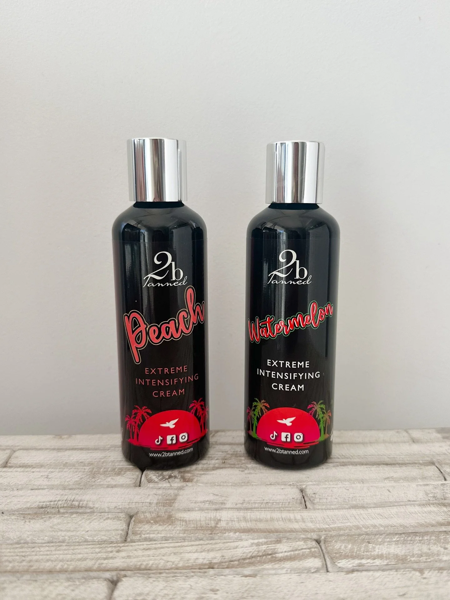 @2btanned Watermelon &amp; Peach extreme intensifying creams 🍉🍑
200ml bottles

Only &pound;10.00✨

#glowbyeve