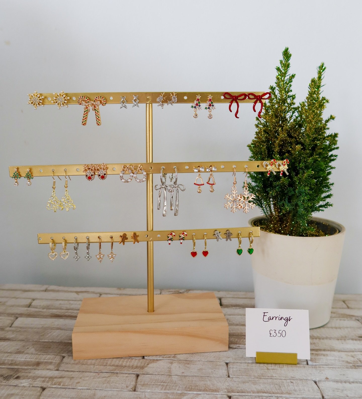 Christmas earrings now in stock 🎄🎅🏼❄️✨
&pound;3.50 each