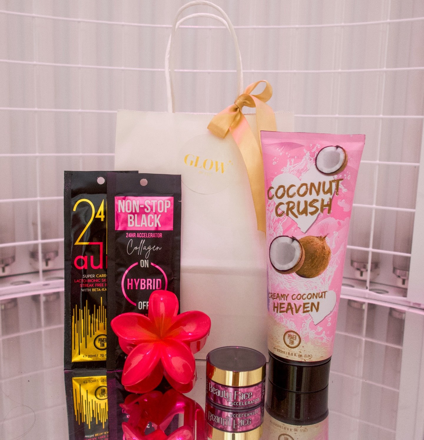 Valentines Bundles 💌❤️💕
Only &pound;25.00

Includes:
- Bottle of cream
- x2 sachets
- Face Accelerator 
- Hair Clip

Only 5 of these available so be quick 🤍🤍