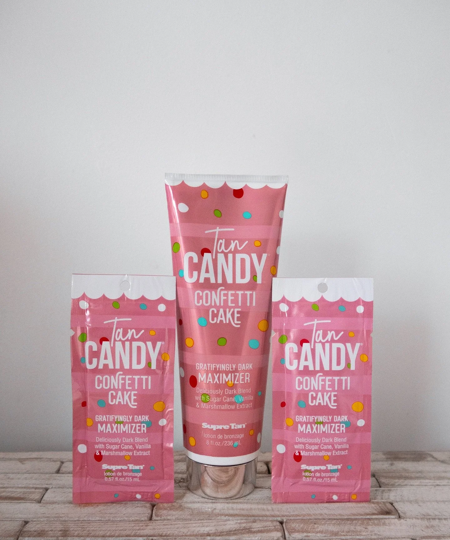 Tan Candy Confetti Cake Accelerator🧁 

Dark tanning intensifiers help enhance your colour for longer lasting colour results.

CandyColor&trade; Tanning Complex combines natural colour enhancers for a rich sweet golden tan.

A Blend of Vanilla Extrac