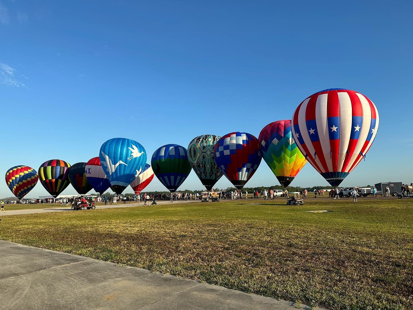 Ballon Launch this beautiful Saturday morning !! #snf23 #snfradiovolunteer #snfradio #letstalkflying #letstalkflyingpodcast #hotairballons