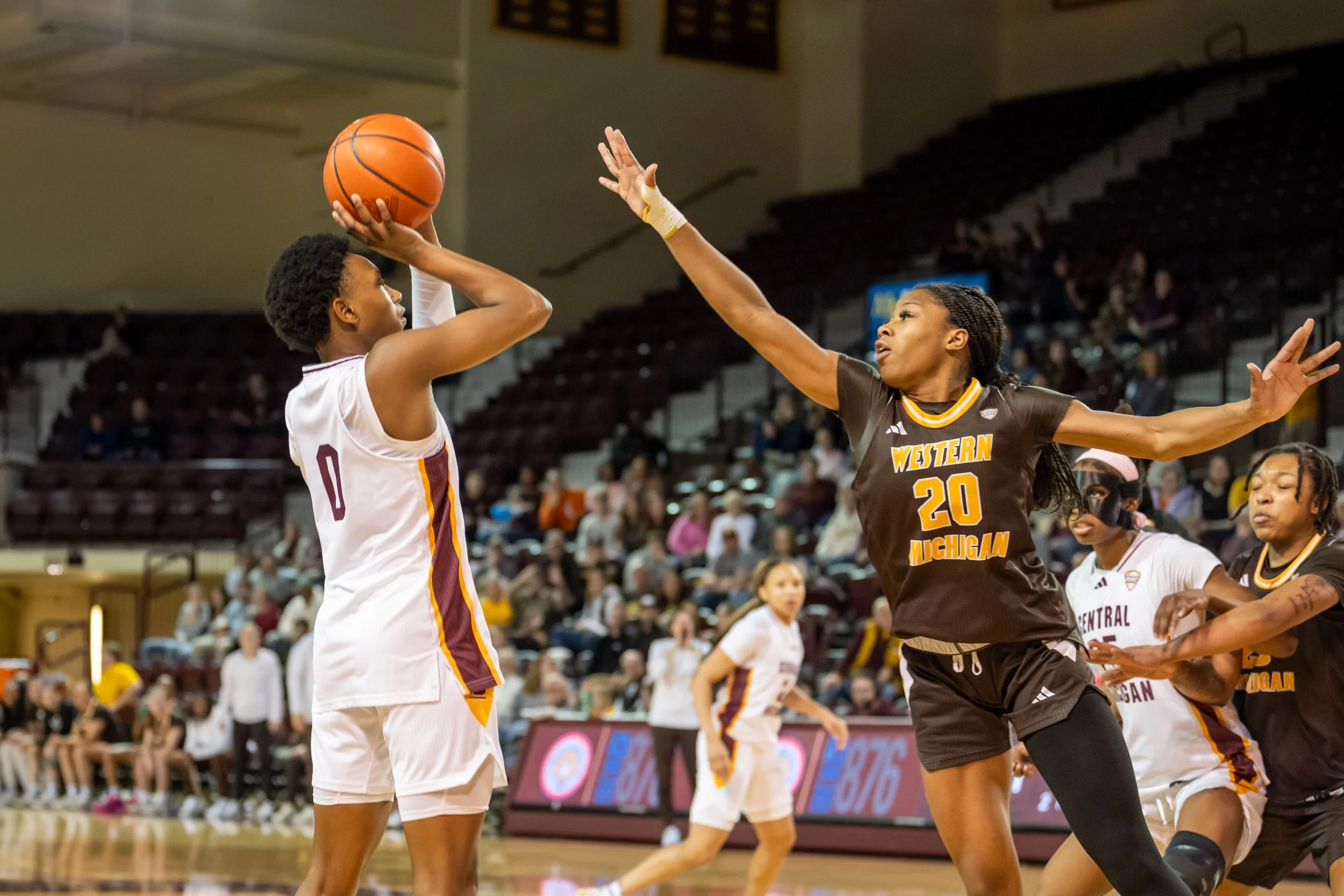 d_womensbasketballvswesternmichigan_photo_02-14-26_110.jpg
