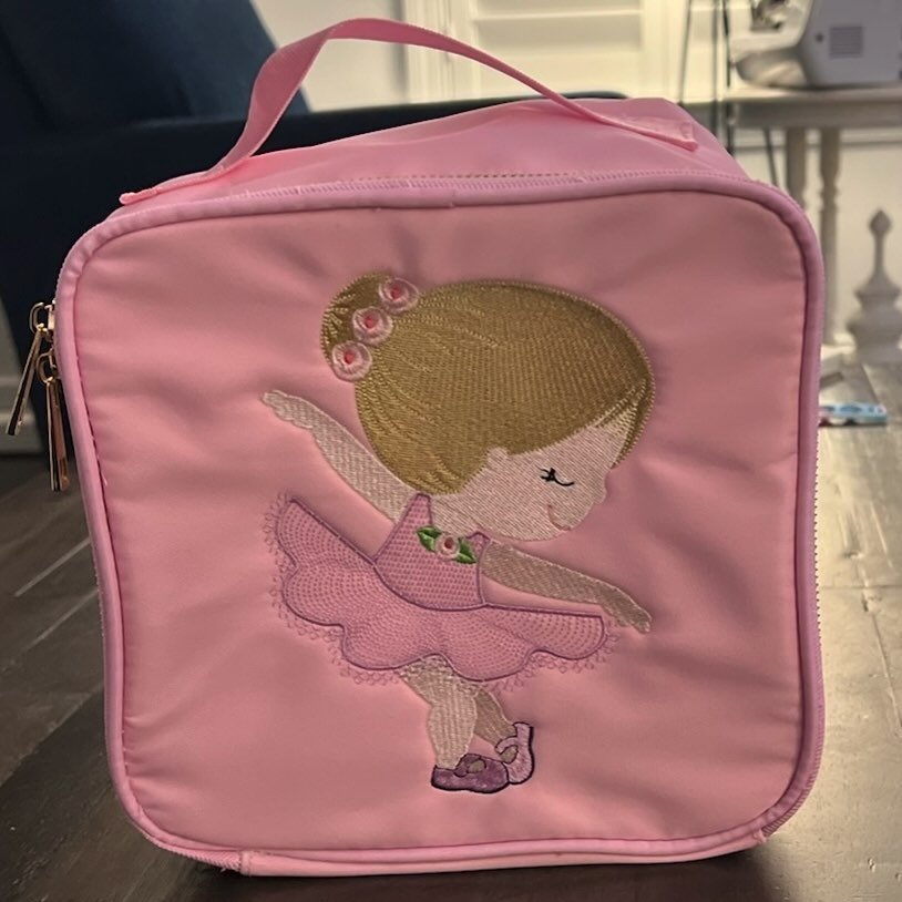 Lunchboxes for personalization! More colors available. Top handle and removable shoulder strap. Make your little one feel special with a lunchbox made just for them 💕