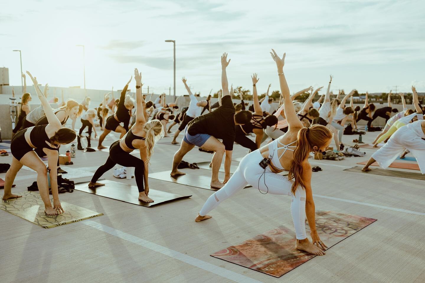 ‼️NEW EVENT ON SUNDAY‼️

We are so excited to host @angela_boulet for ROOFTOP YOGA 🧘&zwj;♀️ this SUNDAY at 6pm!!!

What better way to enjoy your evening then participating in restorative, strengthening, and meditating those Sunday-scarried or after 
