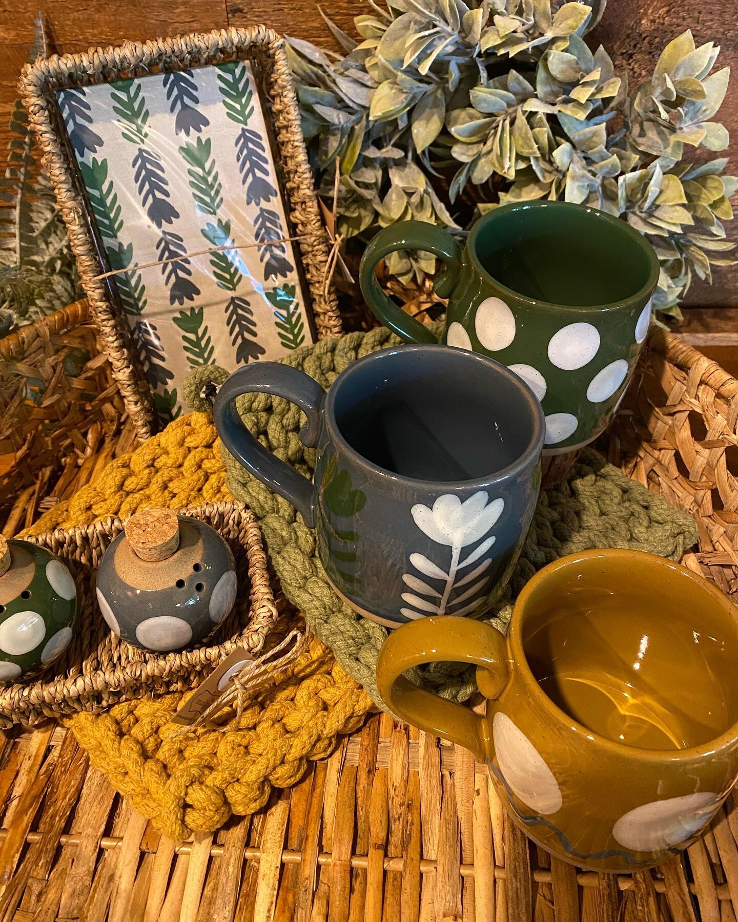 Love this selection from @mudpiegift. Fun shades of blue,mustard and green. 

#mycozyhome #farmhousestyle #nuetralcolors #cozyvibes #farmhouseaccents #primitives #shoplocal  #shopsmall #shopgeneva #genevail 
#homeinspiration #homedecor