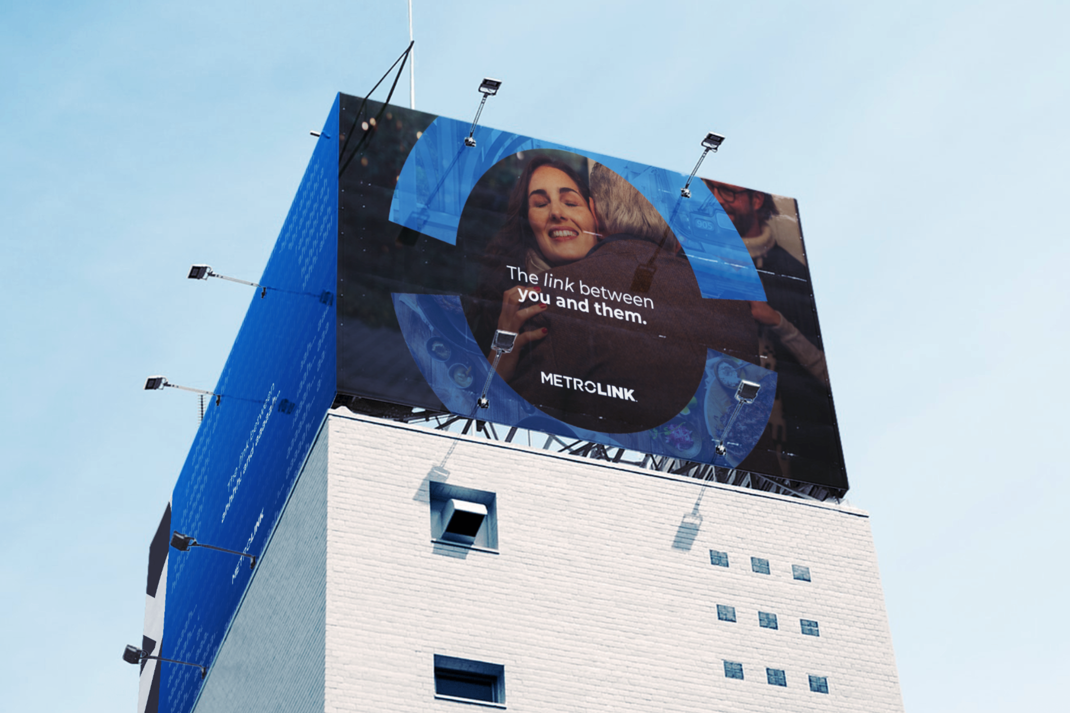 advertising-billboard-top-of-the-building-mockup-template-6642368617872462a50a6a72-@2x.png