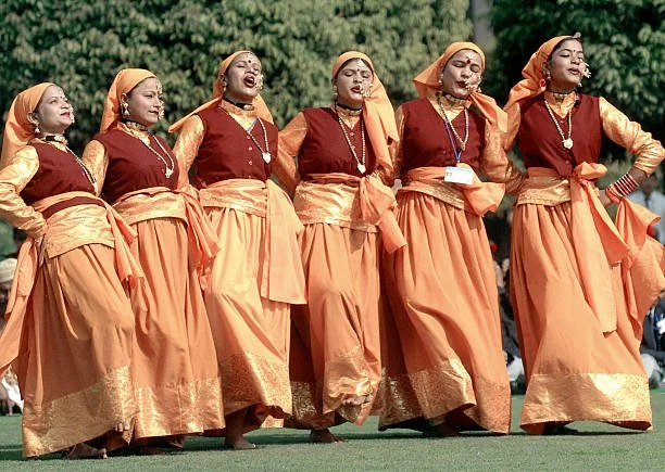 Uttarakhand is known for its rich cultural heritage of folk music and dance, with famous examples such as Langvir Nritya, Barada Nati, and Chholiya. These traditions have been passed down through generations.