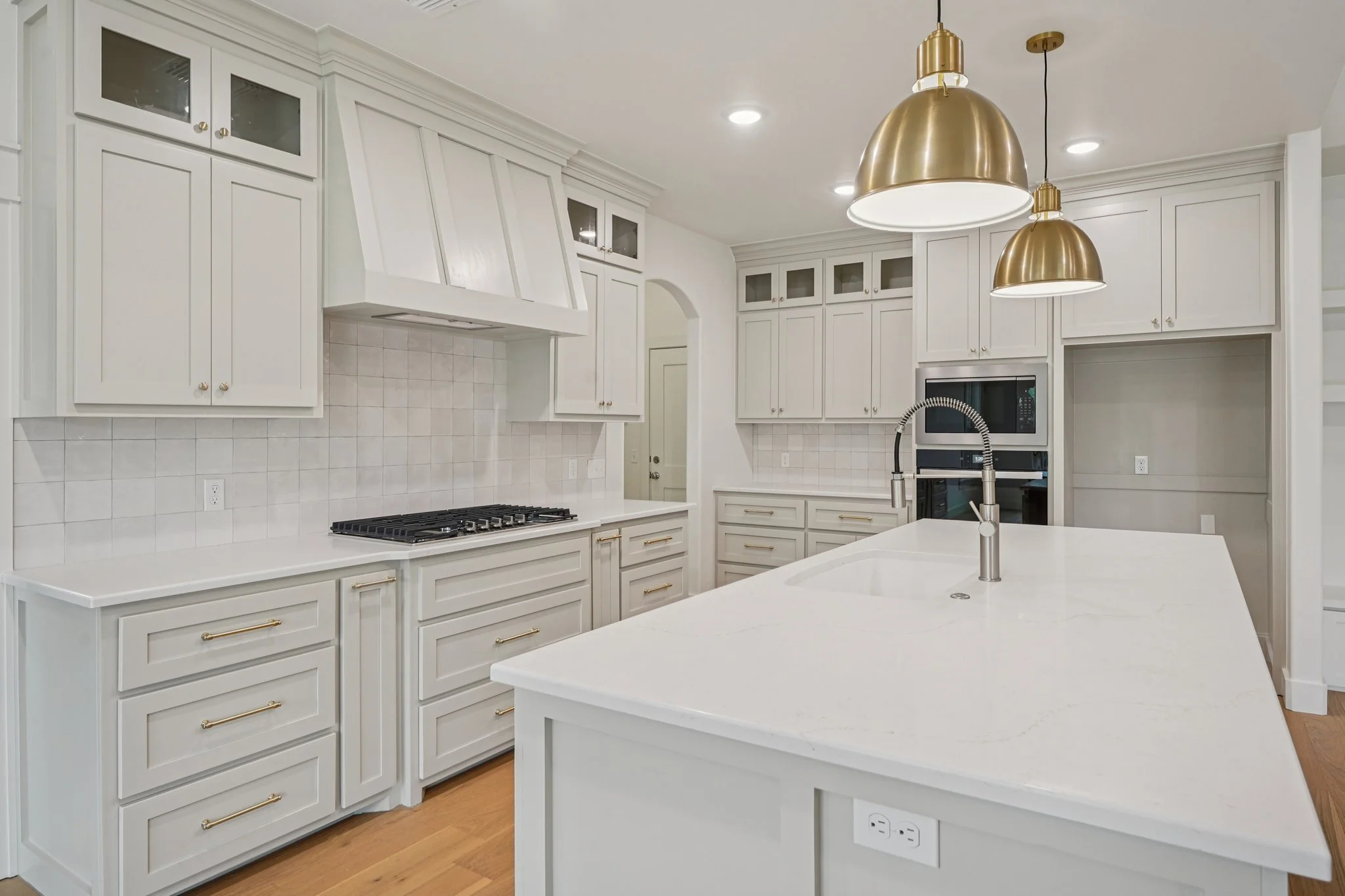 18-web-or-mls-Providence Dr-S2908-016.jpg