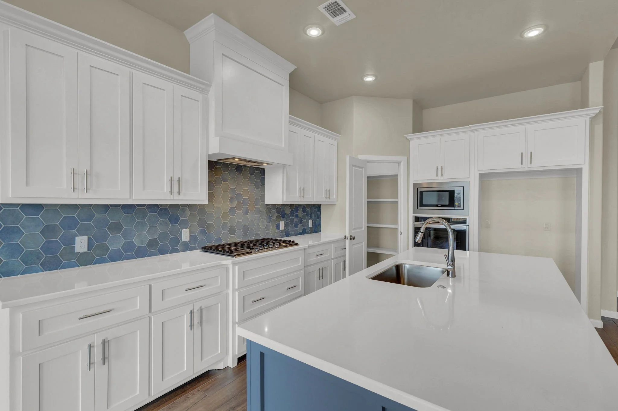 13-web-or-mls-Photo-13.jpg