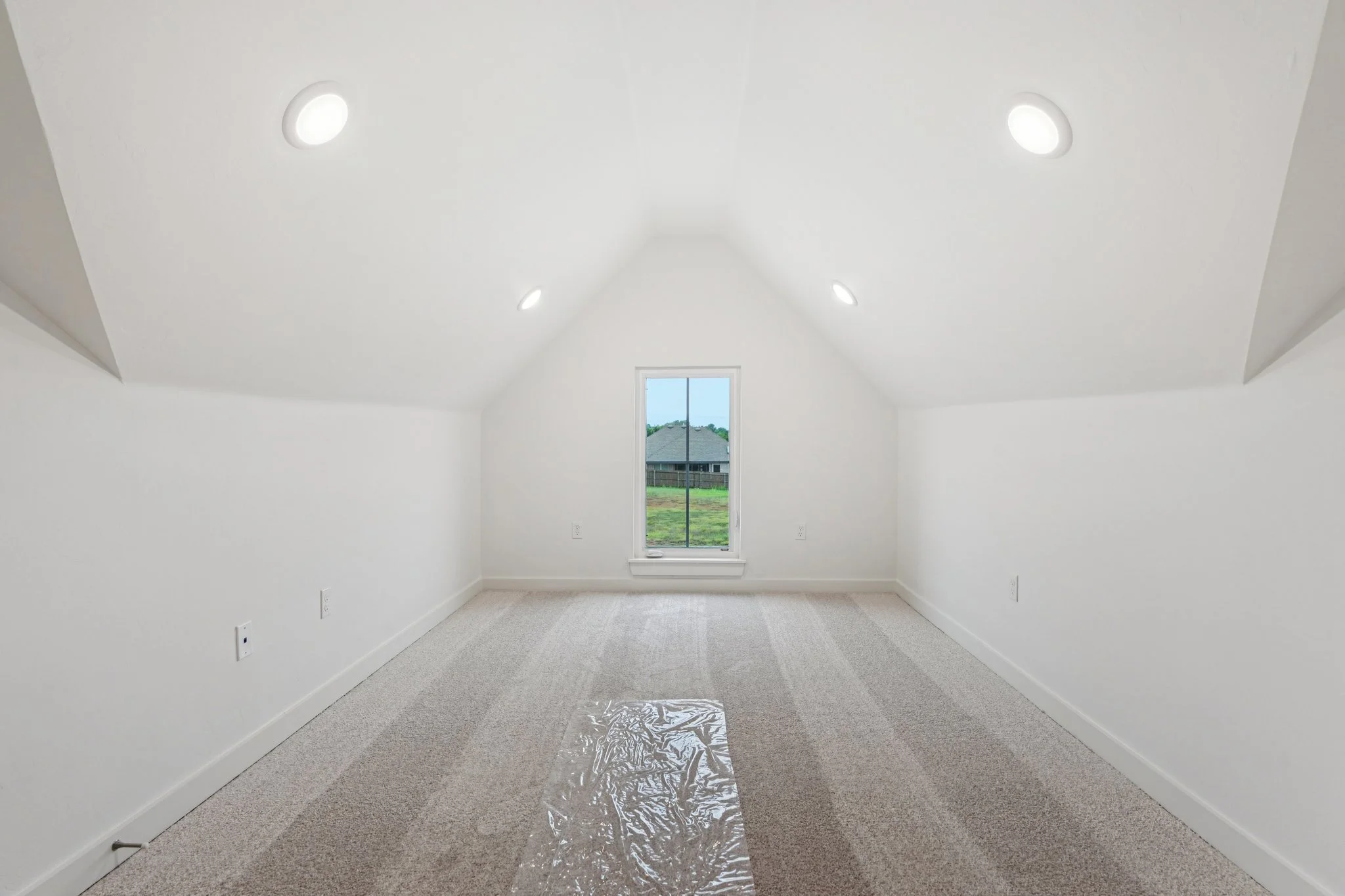 36-web-or-mls-Providence Dr-S2908-034.jpg