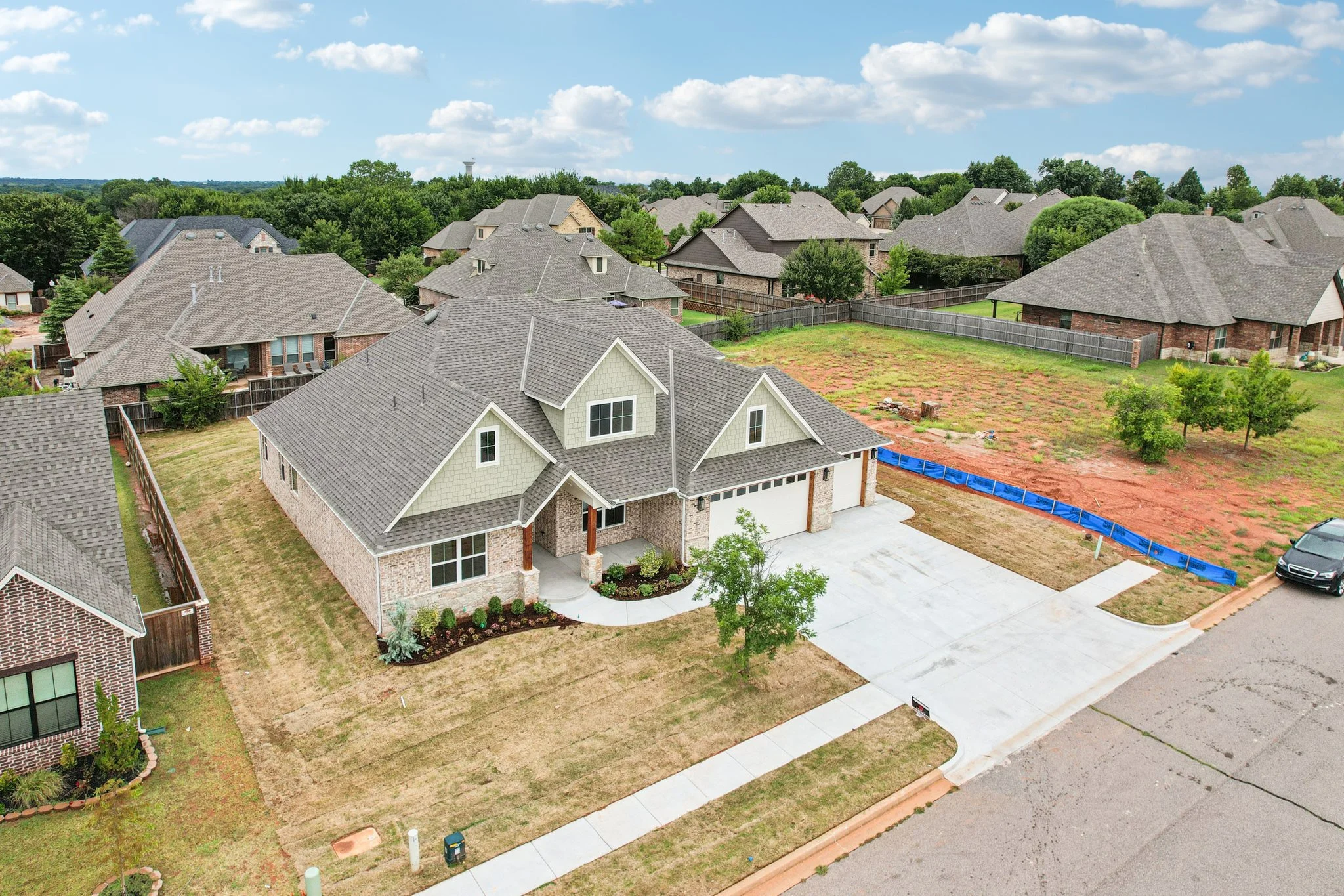 48-web-or-mls-Providence Dr-S2908-046.jpg