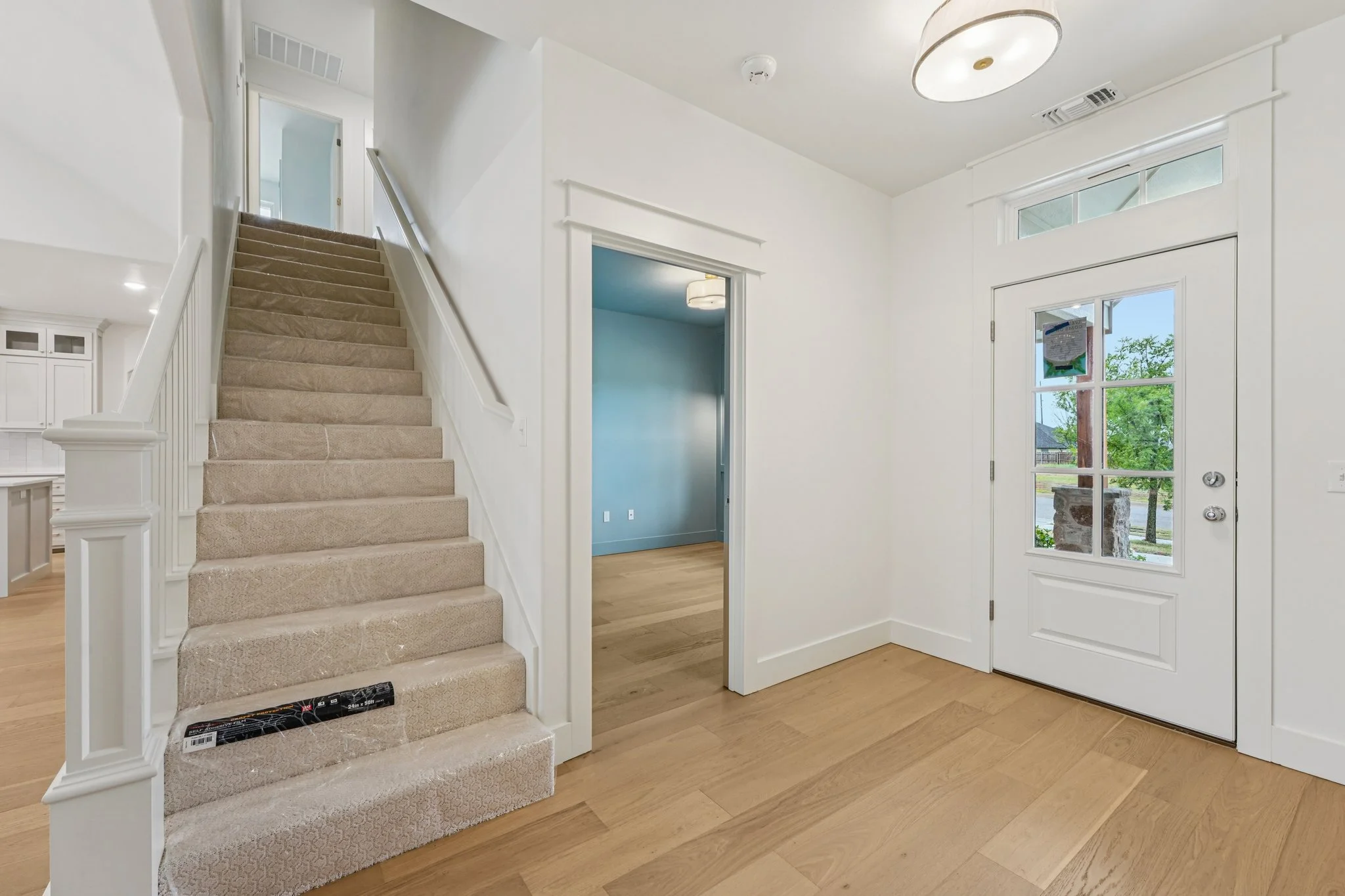 7-web-or-mls-Providence Dr-S2908-005.jpg
