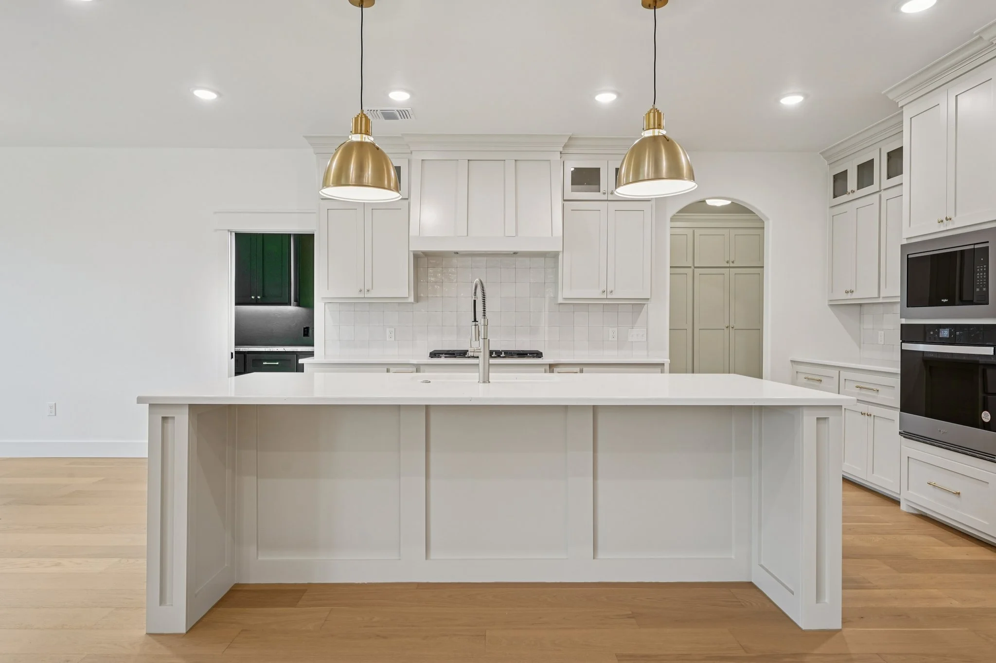 17-web-or-mls-Providence Dr-S2908-015.jpg