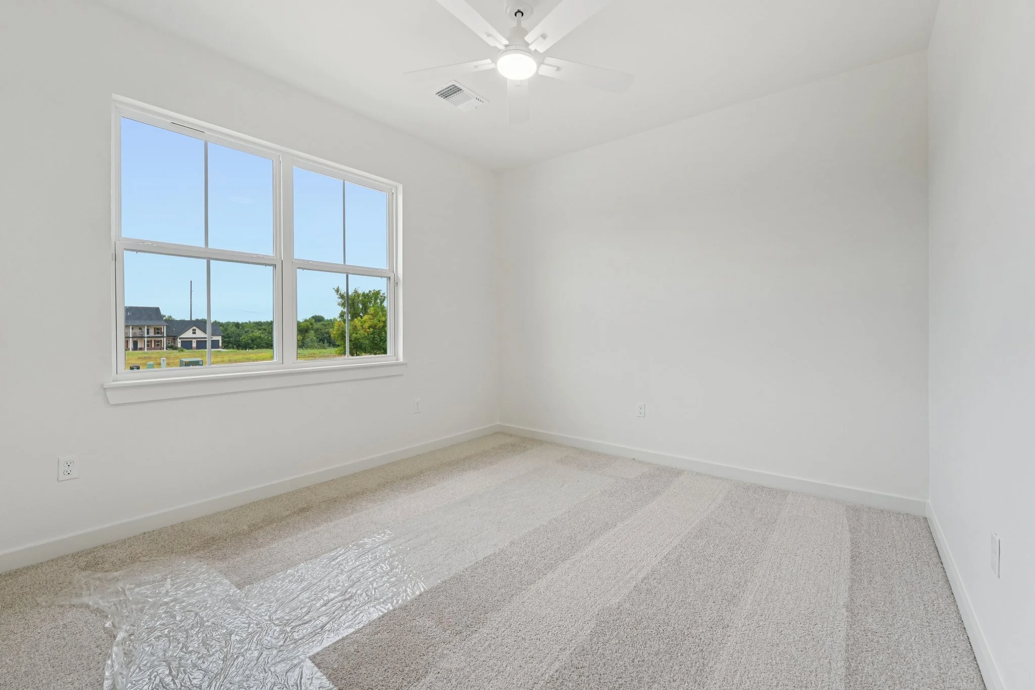 24-web-or-mls-Providence Dr-S2908-022.jpg