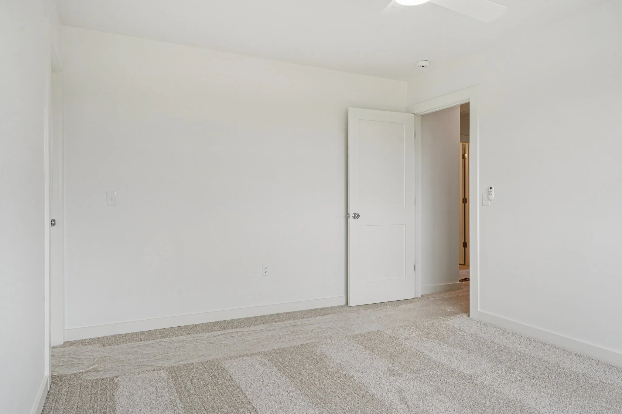39-web-or-mls-Providence Dr-S2908-037.jpg