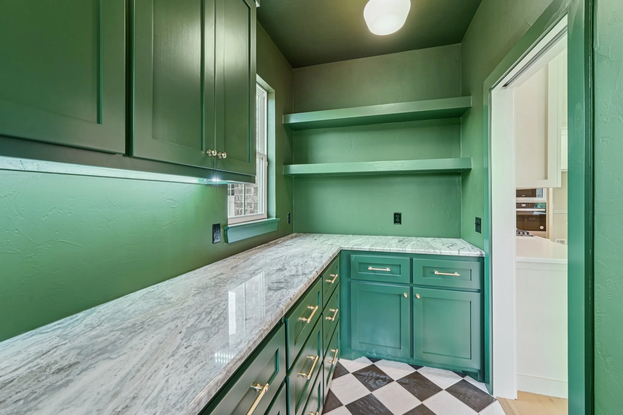 22-web-or-mls-Providence Dr-S2908-020.jpg